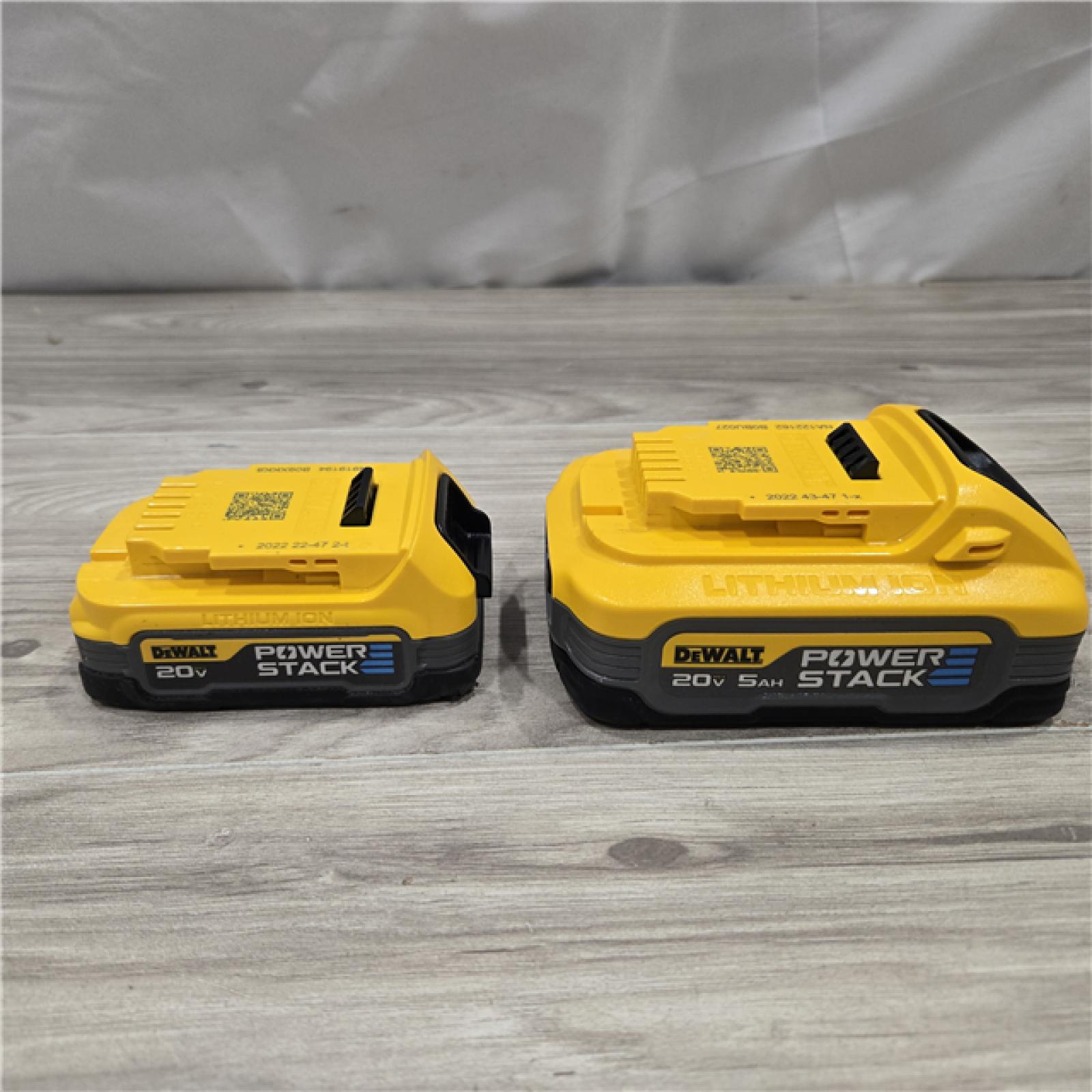 AS-IS Dewalt 20V MAX POWERSTACK Lithium-Ion Batteries and Charger Starter Kit