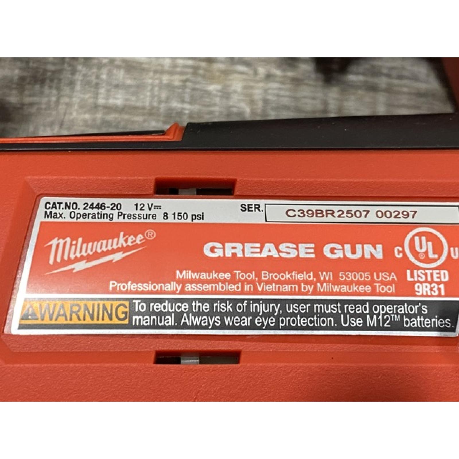 AS-IS Milwaukee 12V Lithium-Ion Cordless Grease Gun (Tool-Only)