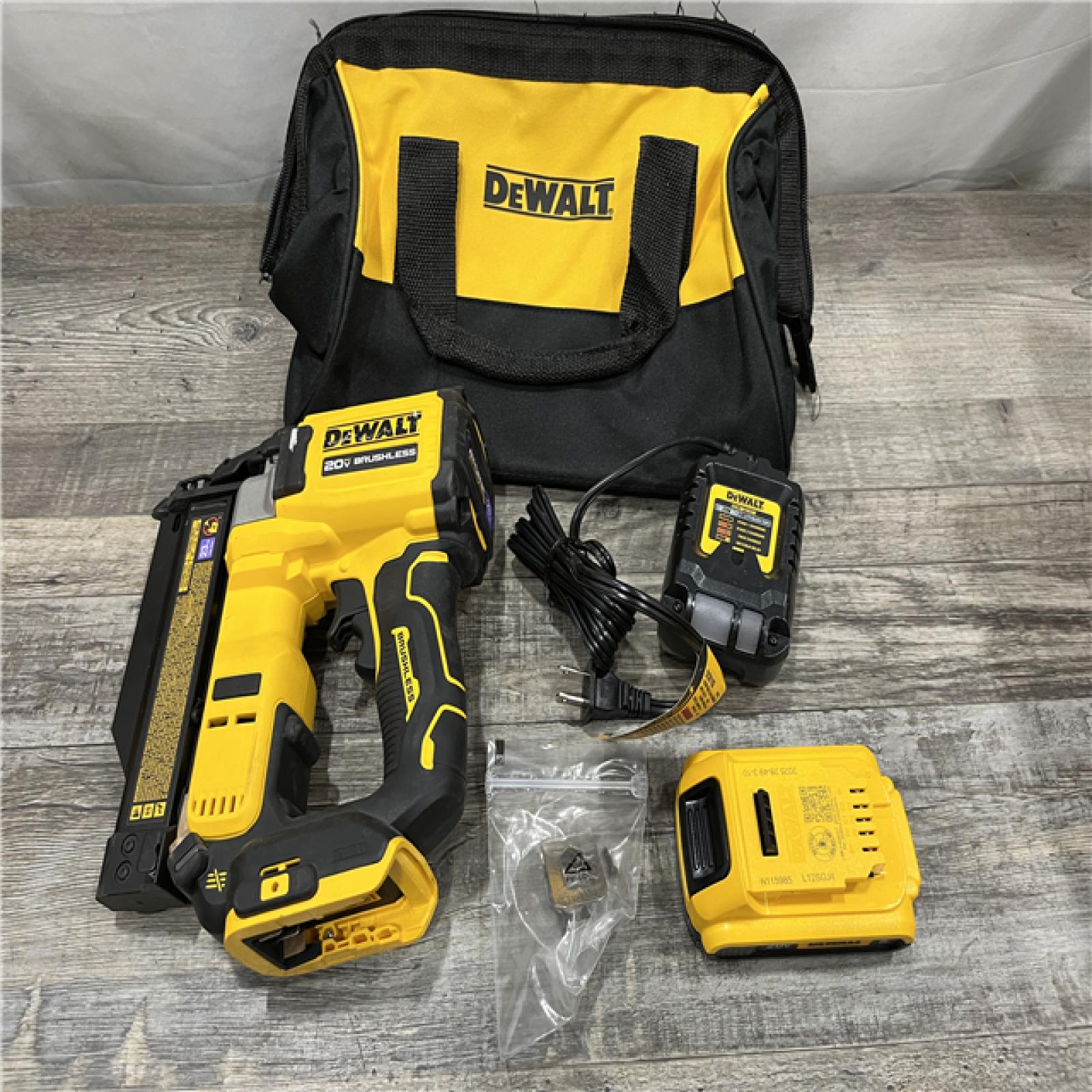 AS-IS DEWALT ATOMIC 20V MAX Lithium Ion Cordless 23 Gauge Pin Nailer Kit