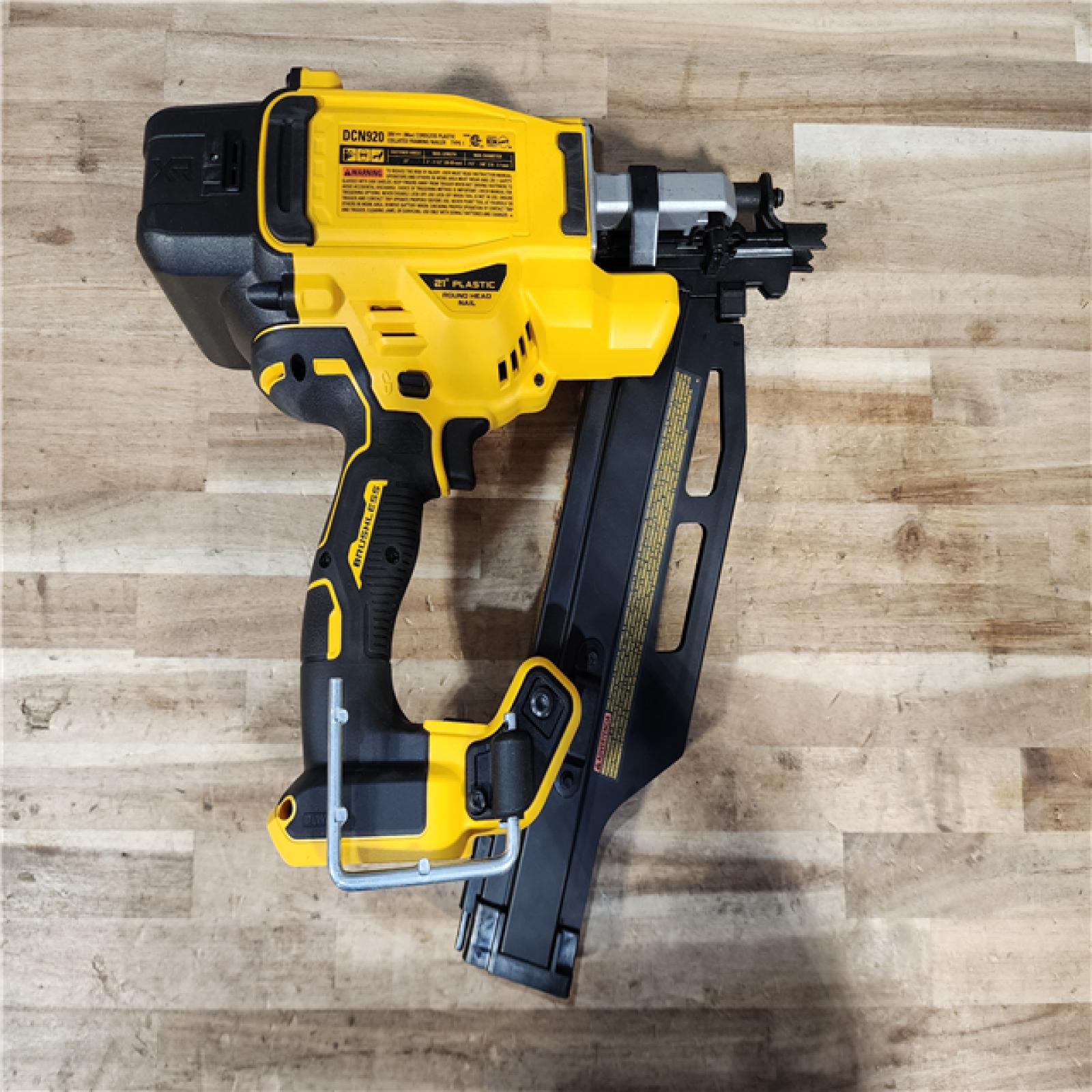 HOUSTON LOCATION - AS-IS (APPEARS LIKE NEW) DEWALT 20-Volt 21° Cordless Framing Nailer (Tool-Only)