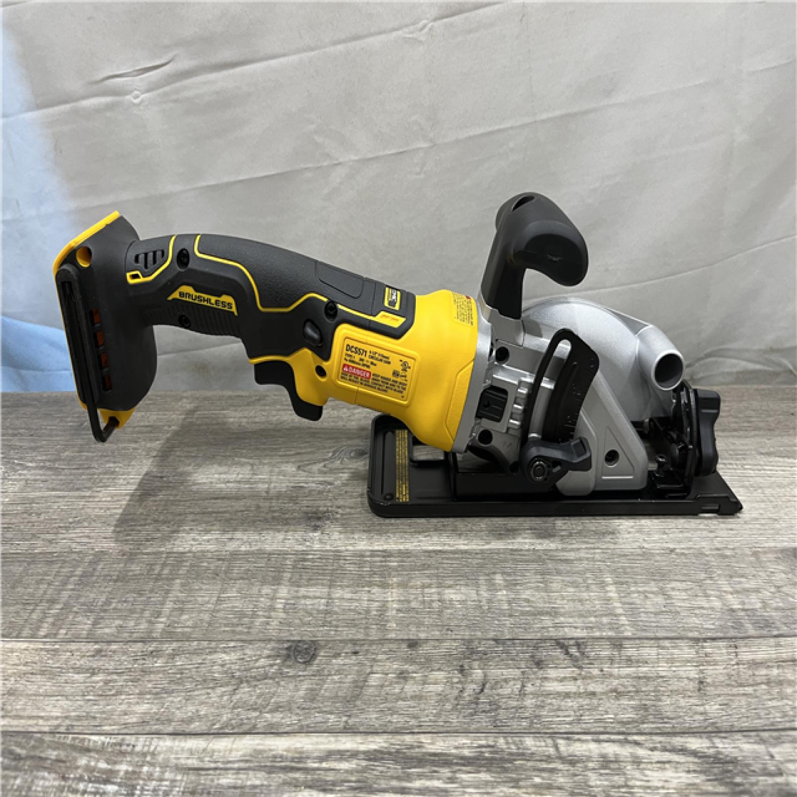 AS-IS DEWALT ATOMIC 20V MAX Cordless Brushless 4-1/2 in. Circular Saw (Tool Only)