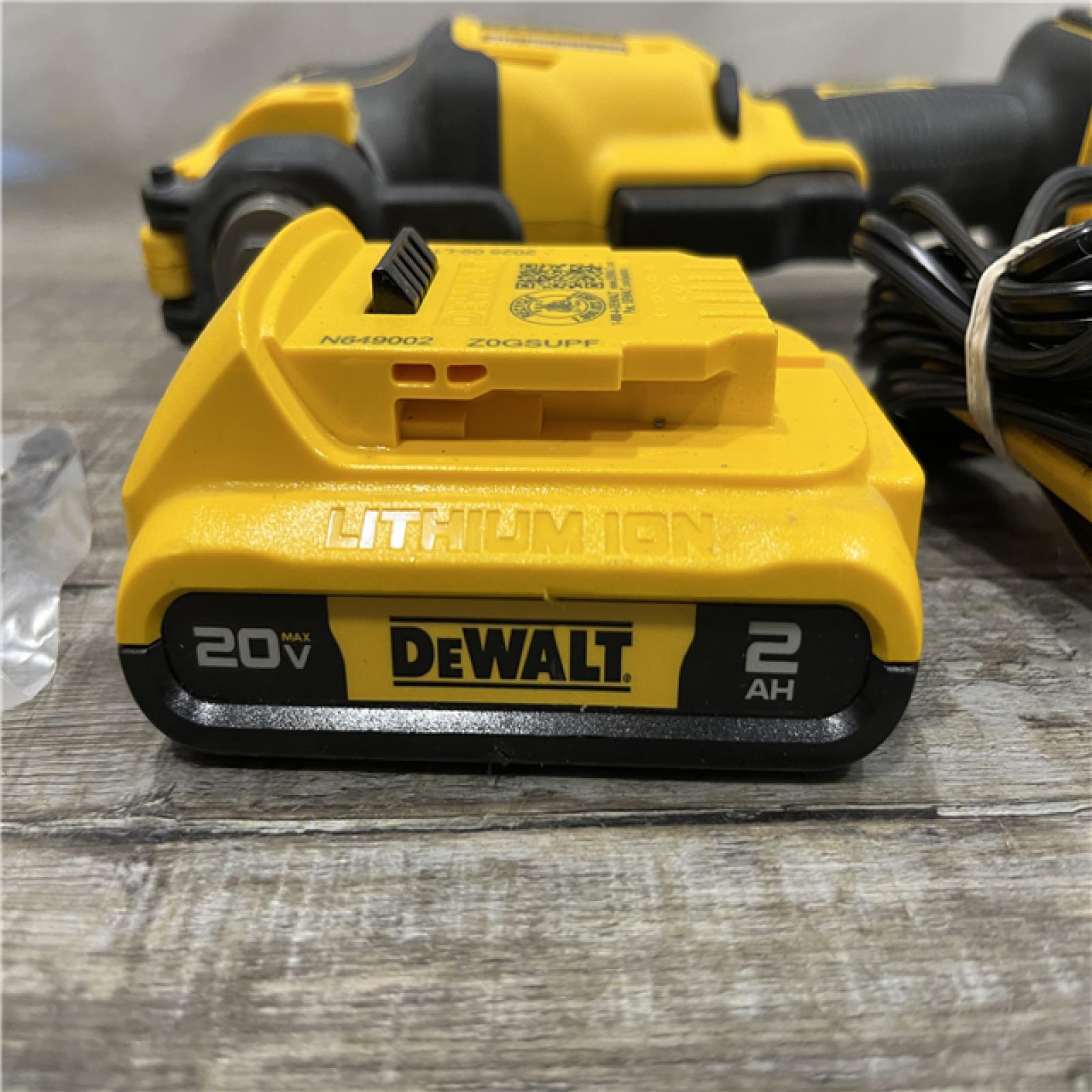 AS-IS DEWALT ATOMIC 20V MAX Cordless Brushless Oscillating Multi Tool Kit