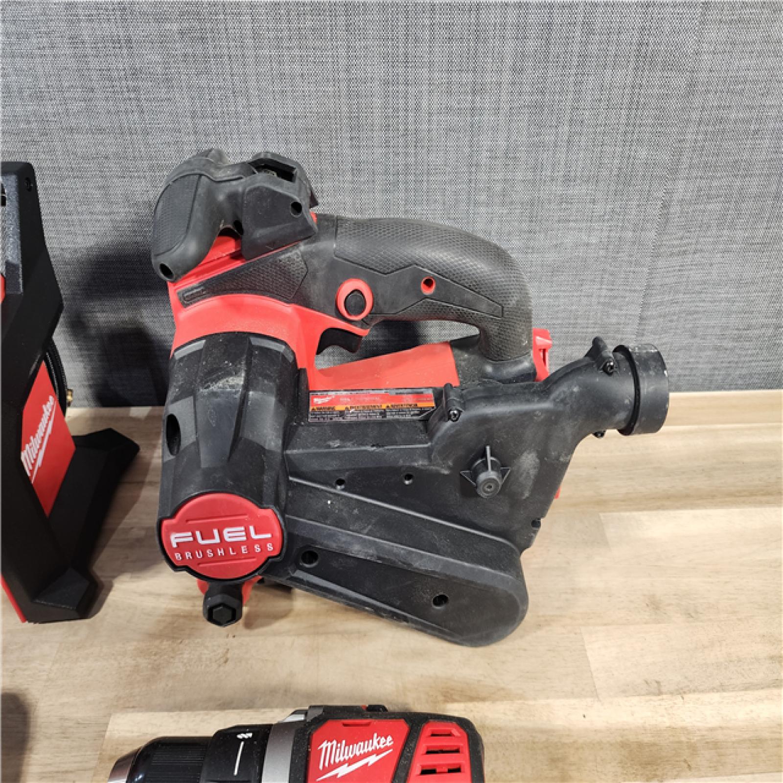 HOUSTON LOCATION - AS-IS MILWAUKEE 5 TOOL COMBO
