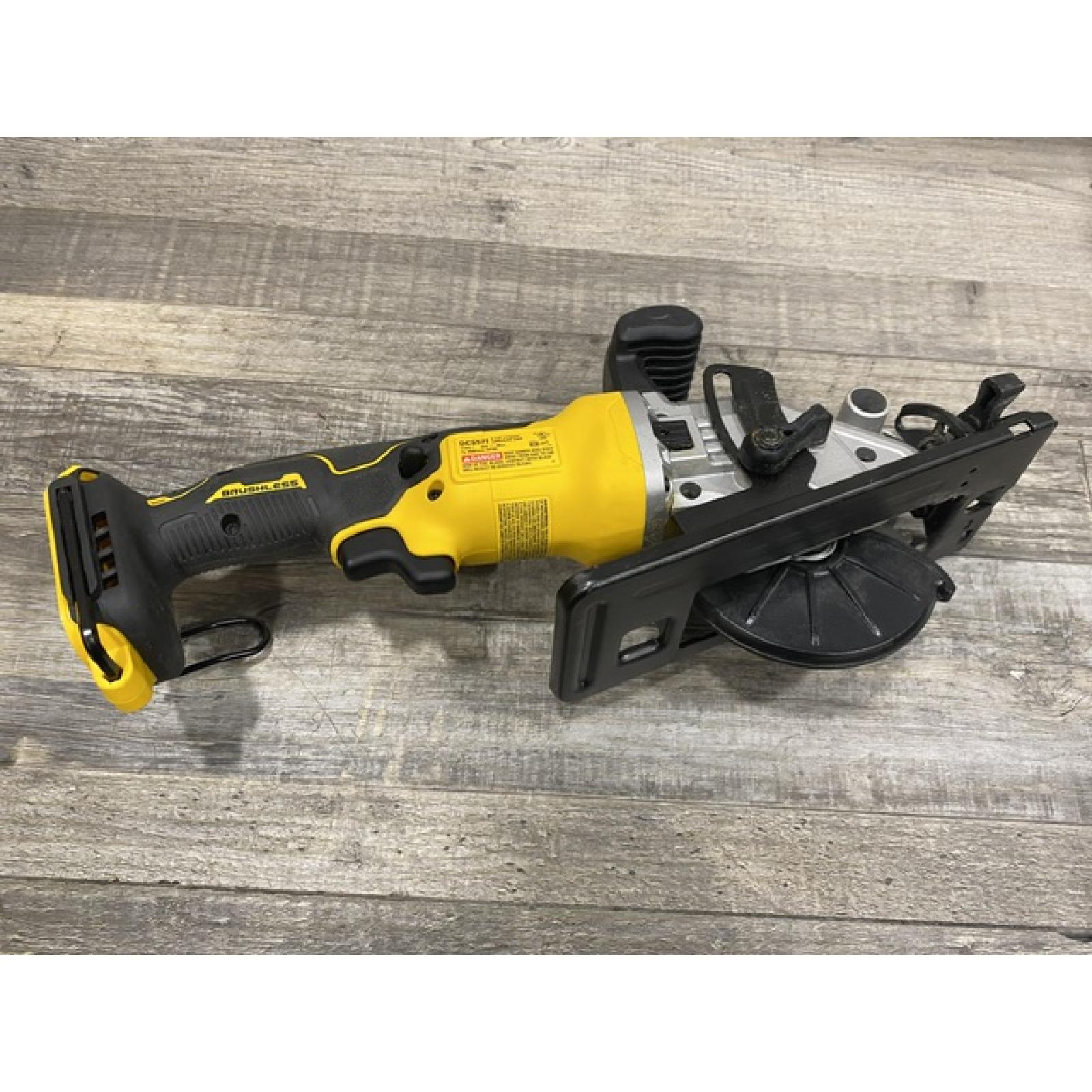 AS-IS DEWALT ATOMIC 20V MAX Cordless Brushless 4-1/2 in. Circular Saw (Tool Only)