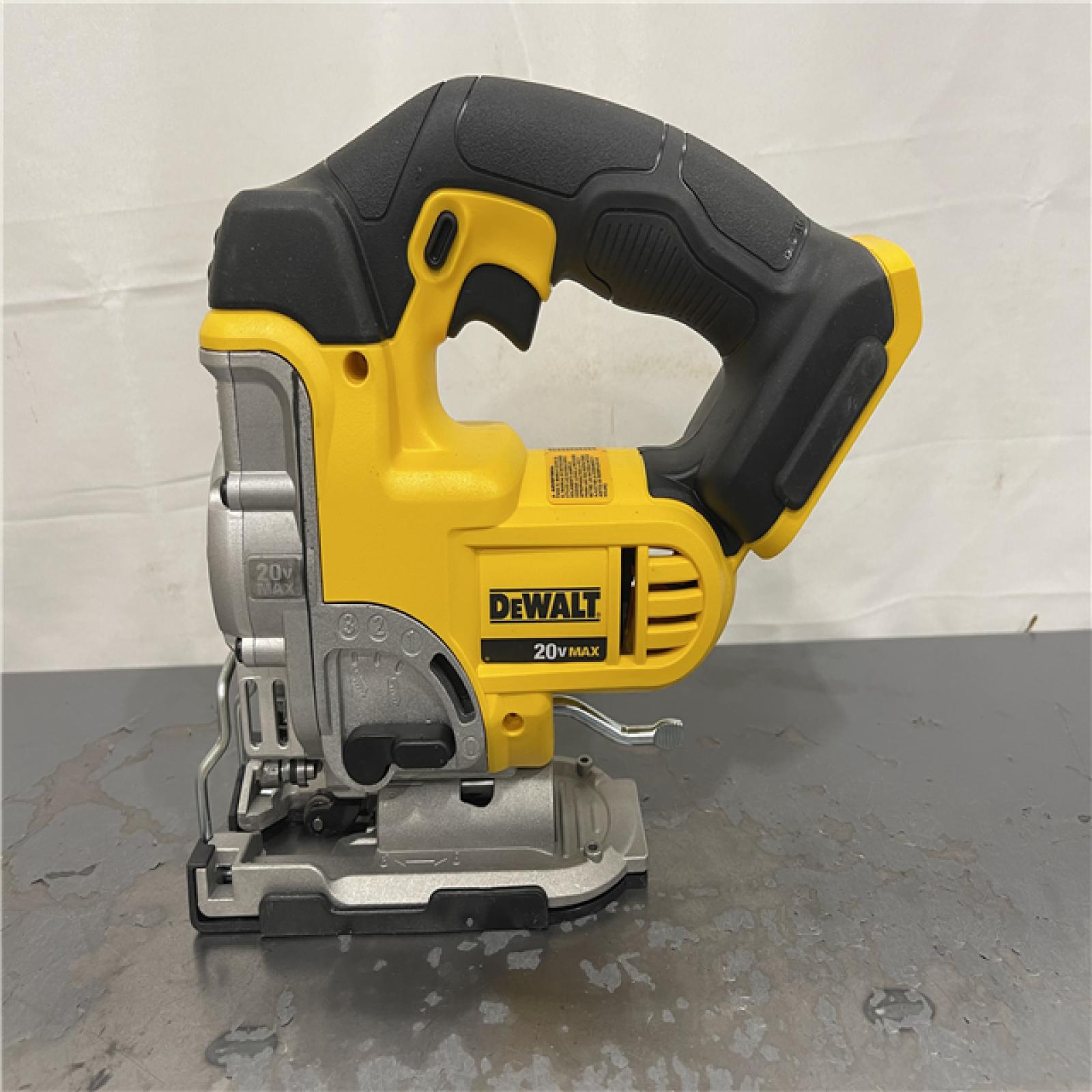 AS-IS- DEWALT 20V MAX Cordless Jig Saw (Tool Only)