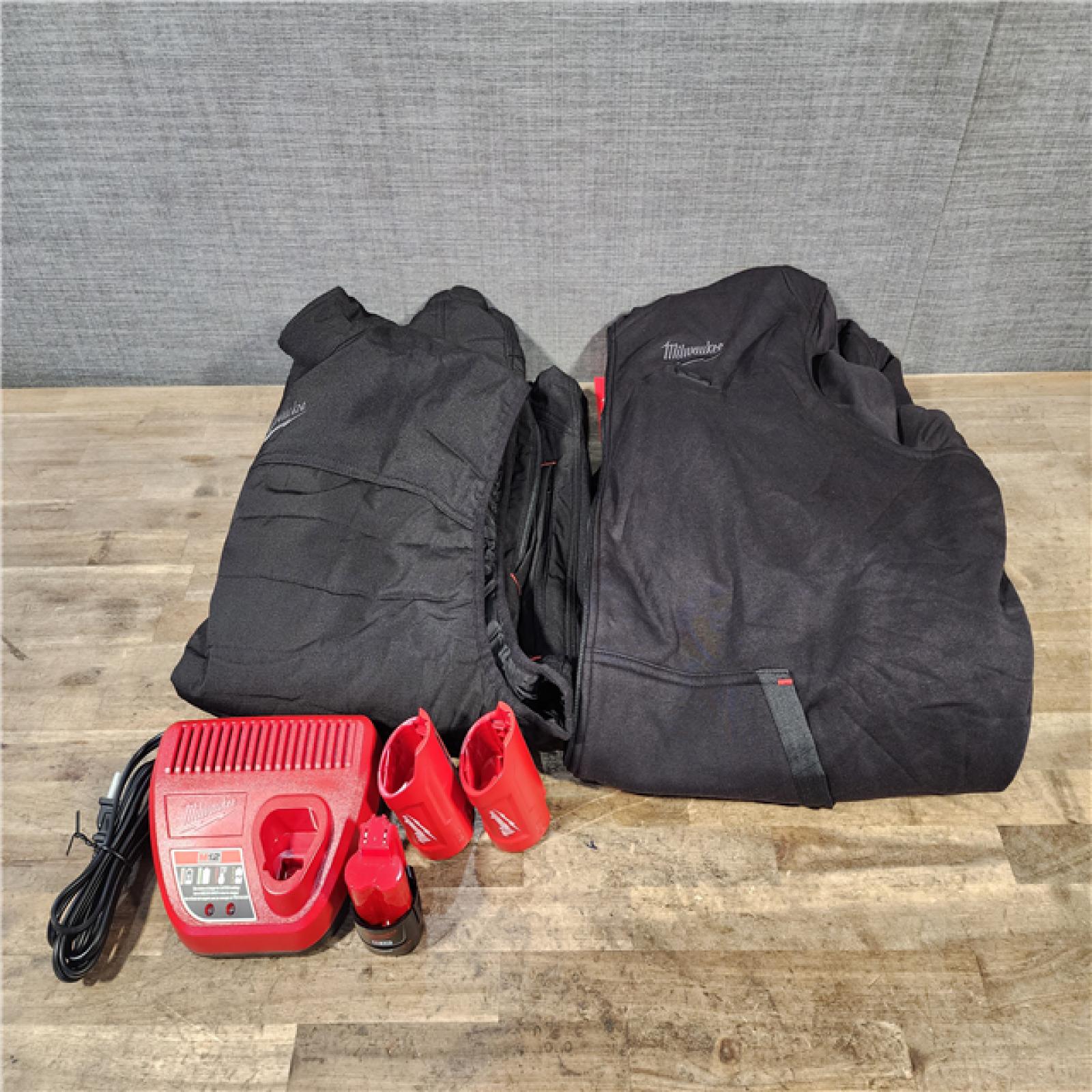 HOUSTON LOCATION - AS-IS MILWAUKEE 2 HEATED CLOTHING COMBO KIT