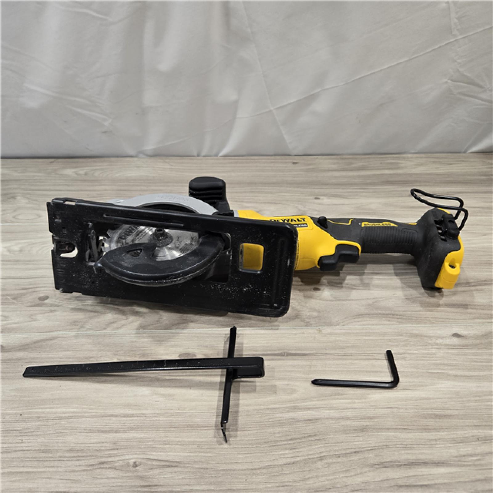 AS-IS DEWALT ATOMIC 20V MAX Cordless 4-1/2 in. Circular Saw (Tool Only)