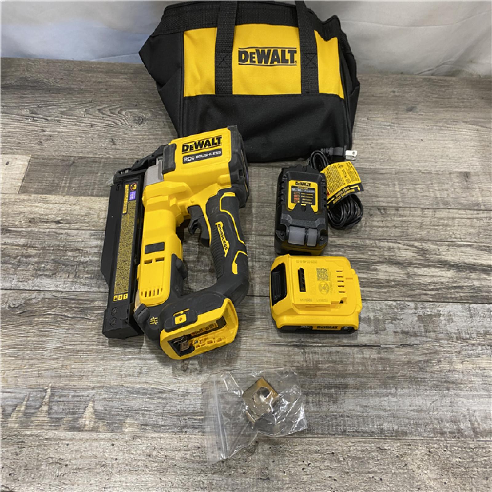 AS-IS DEWALT ATOMIC 20V MAX Lithium Ion Cordless 23 Gauge Pin Nailer Kit