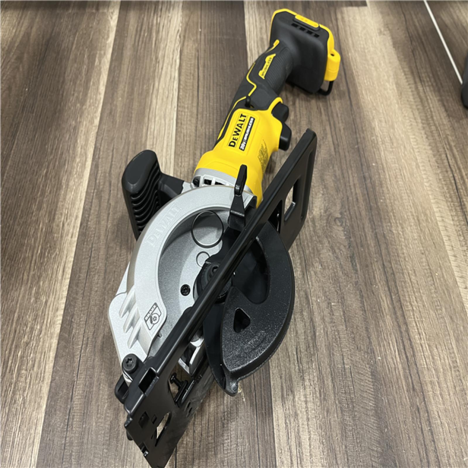 GOOD DEWALT ATOMIC 20V MAX Cordless Brushless 4-1/2 in. Circular Saw (Tool Only)