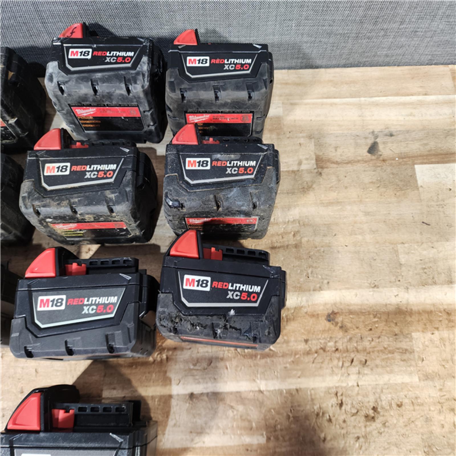 HOUSTON LOCATION - AS - IS MILWAUKEE BATTERY PACK QTY - 10