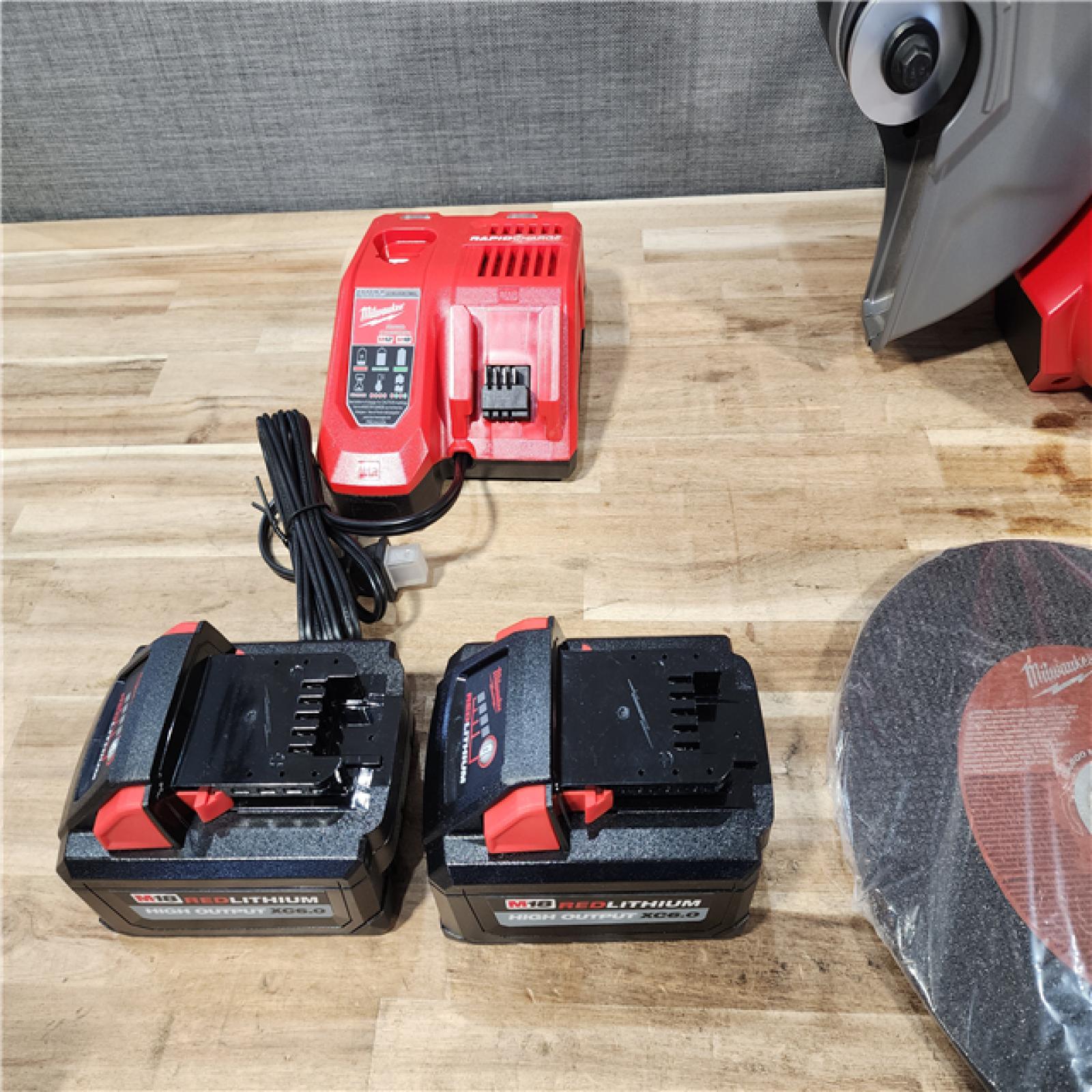 HOUSTON LOCATION - AS-IS (APPEARS LIKE NEW) Milwaukee FUEL ONE-KEY 18V Lithium-Ion Brushless Cordless 9 in. Cut Off Saw Kit