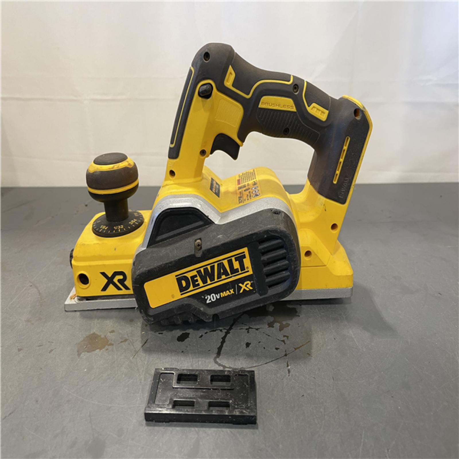 AS-IS - DEWALT 20V MAX XR Cordless Brushless 3-1/4 in. Planer