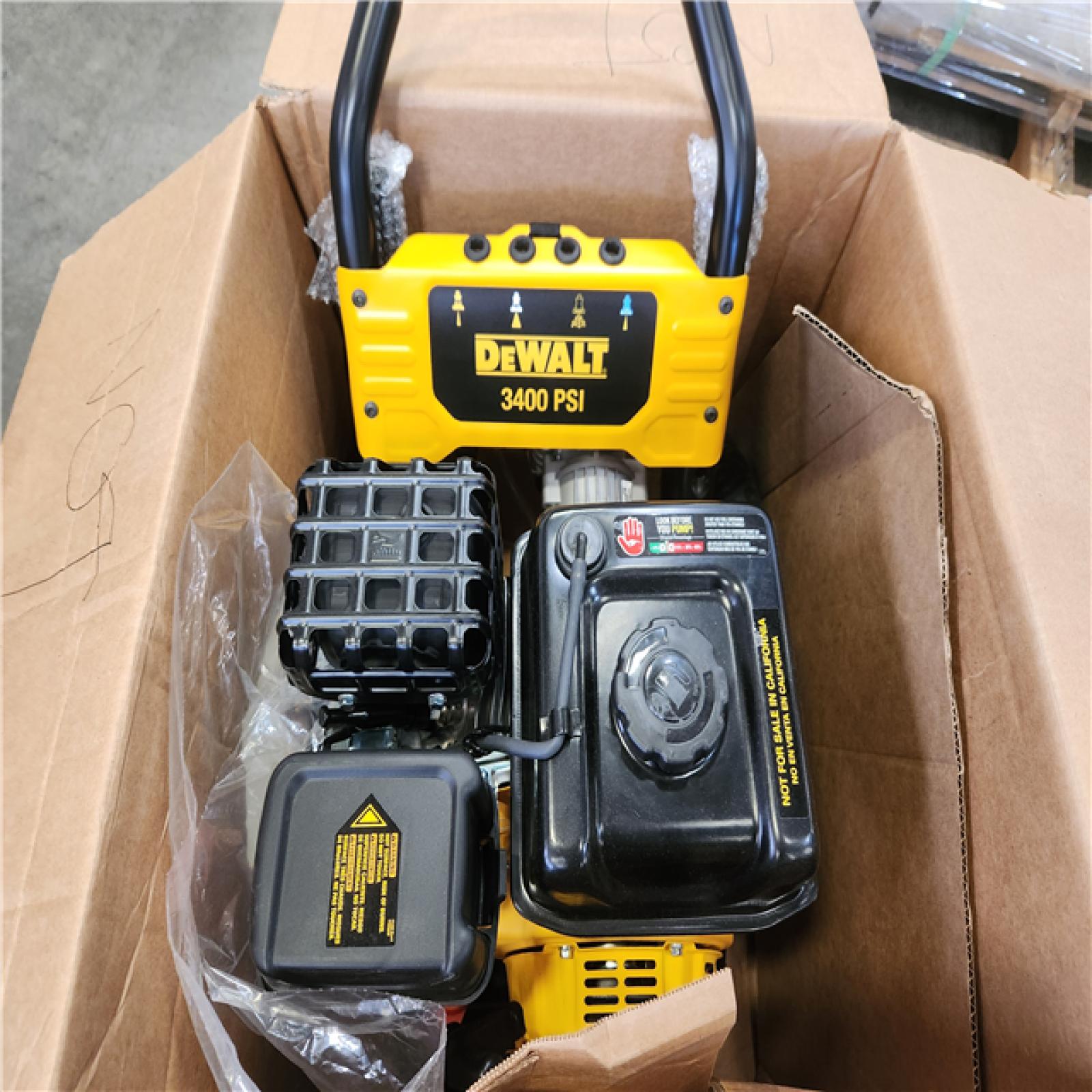 Phoenix NEW DEWALT 3400 PSI 2.5 GPM Gas Pressure Washer with Maintenance-Free Pump  Heavy-Duty Commercial Cold Water Power Washer