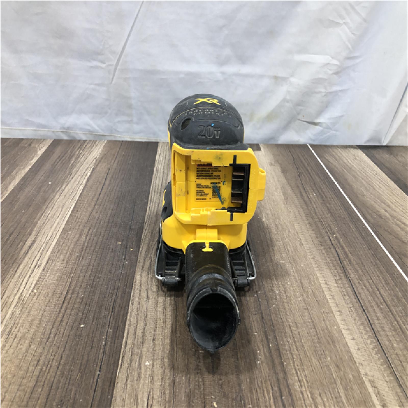 AS-IS DEWALT 20V MAX XR Cordless Brushless 1/4 Sheet Variable Speed Sander (Tool Only)