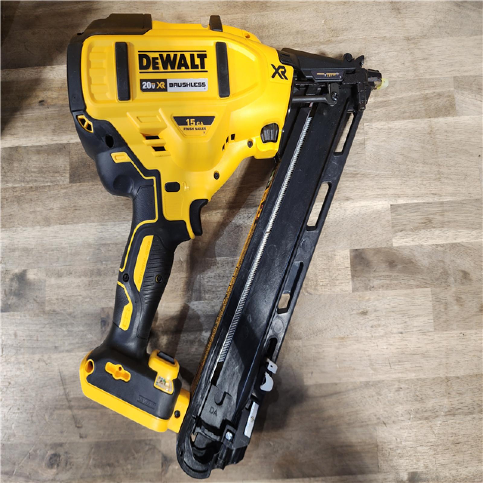 HOUSTON LOCATION - AS-IS DEWALT 20V MAX XR 15 Ga. Cordless 34 Deg Nailer 20 V