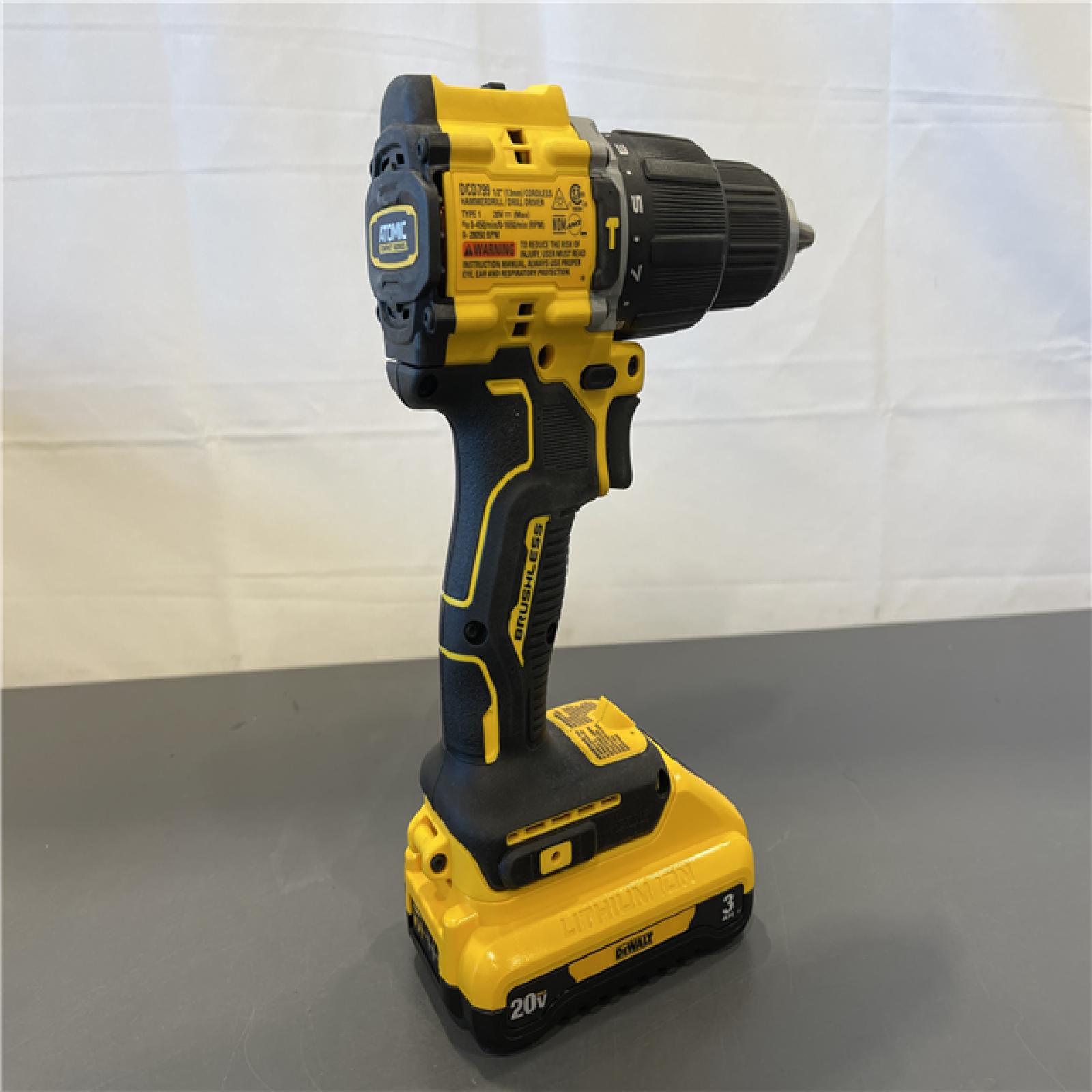 Like New! - DEWALT ATOMIC 20-Volt Lithium-Ion Cordless 1/2 in. Compact Hammer Drill Kit