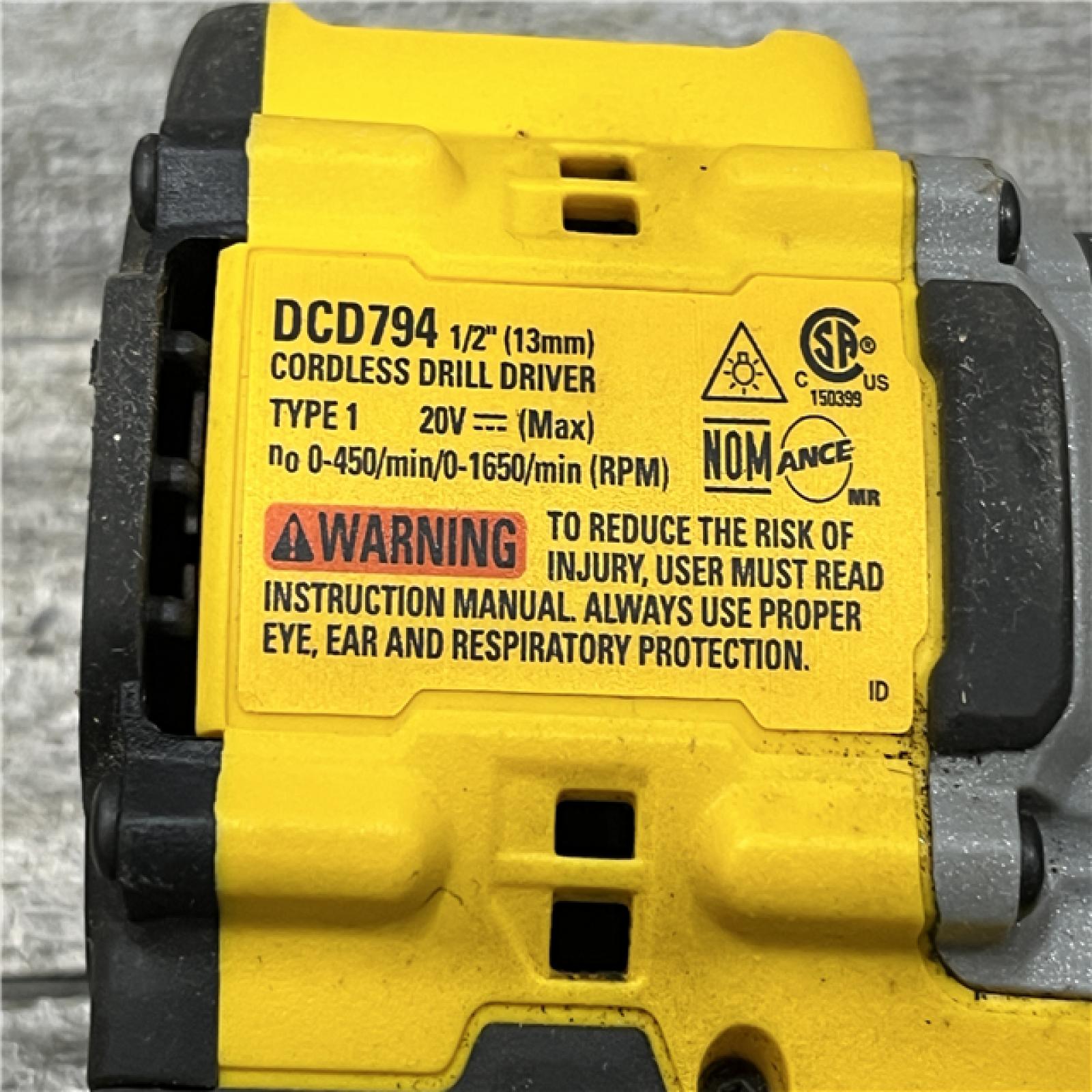 AS-IS DEWALT Atomic 20V Lithium-Ion Cordless Compact 1/2 in. Drill/Driver Kit