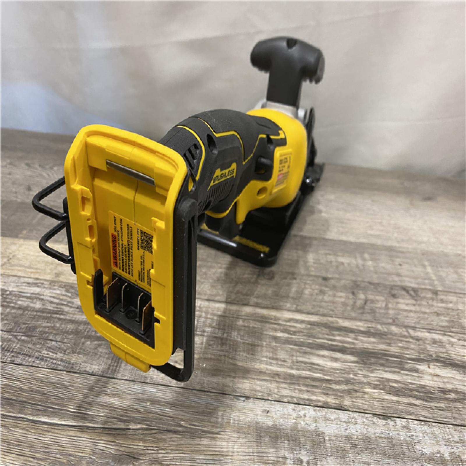 AS-IS DEWALT ATOMIC 20V MAX Cordless Brushless 4-1/2 in. Circular Saw (Tool Only)