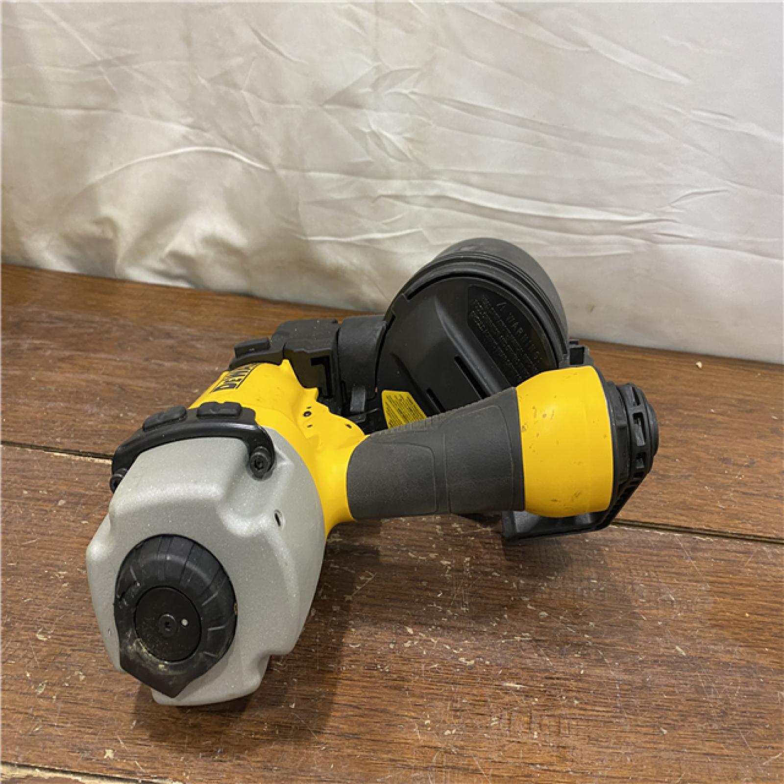 AS-IS DEWALT DW66C-1 2-1/2 Inch 15 Degree Coil Siding and Fencing Nailer
