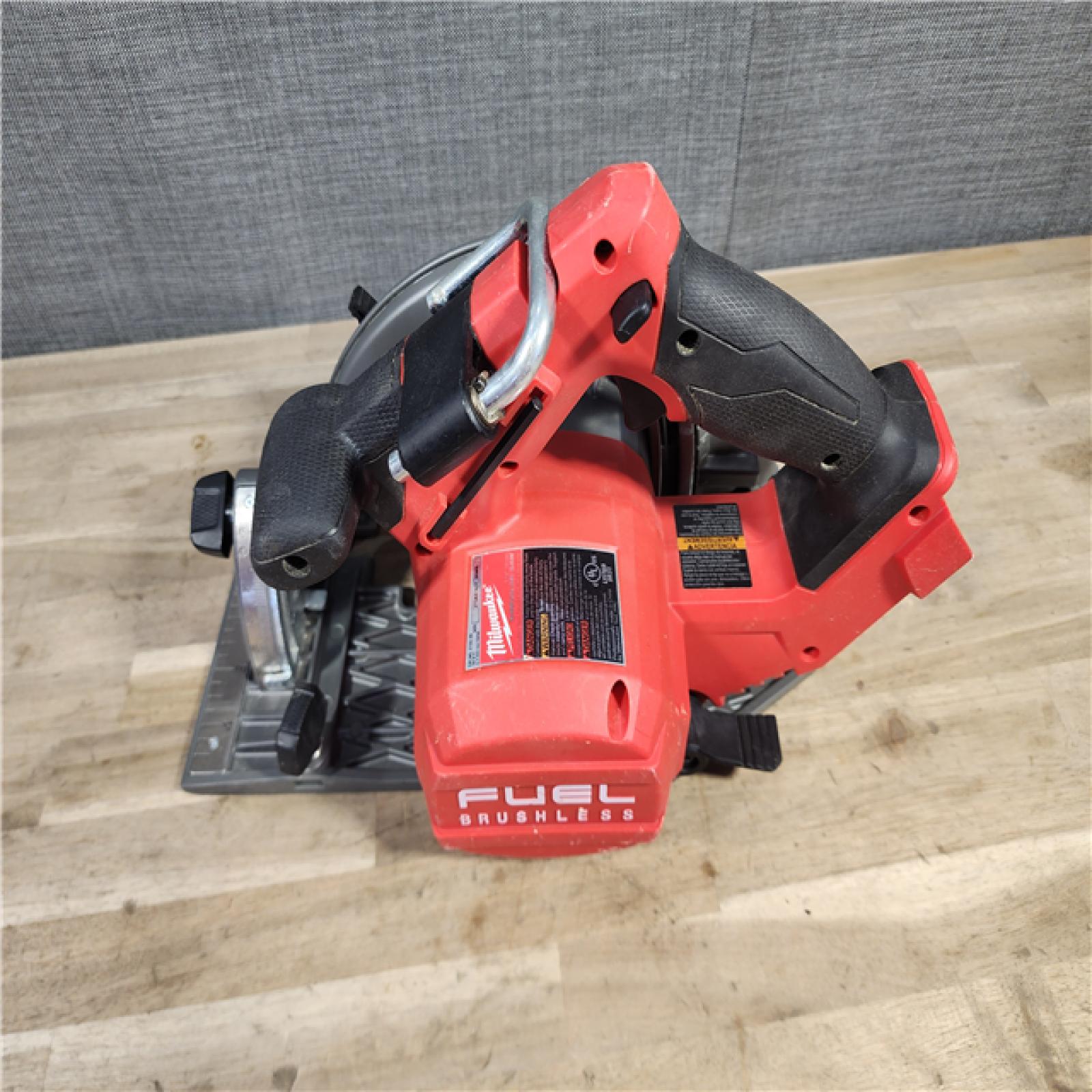 HOUSTON LOCATION - AS-IS M18 FUEL 18V Lithium-Ion Brushless Cordless 7-1/4 in. Circular Saw (Tool-Only)