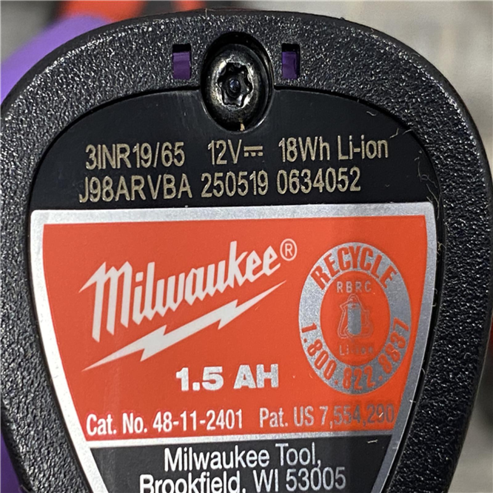 AS-IS  Milwaukee 12V Lithium-Ion Cordless Drill Driver/Impact Driver Combo Kit