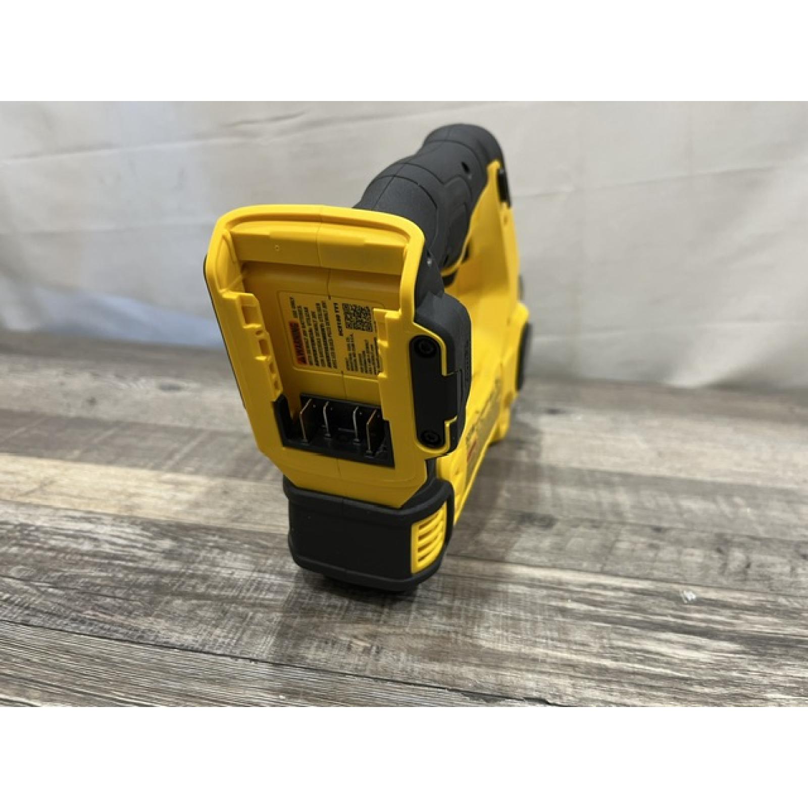 NEW - DEWALT 20V MAX Cordless Plastic Tubing Cutter (Tool Only)