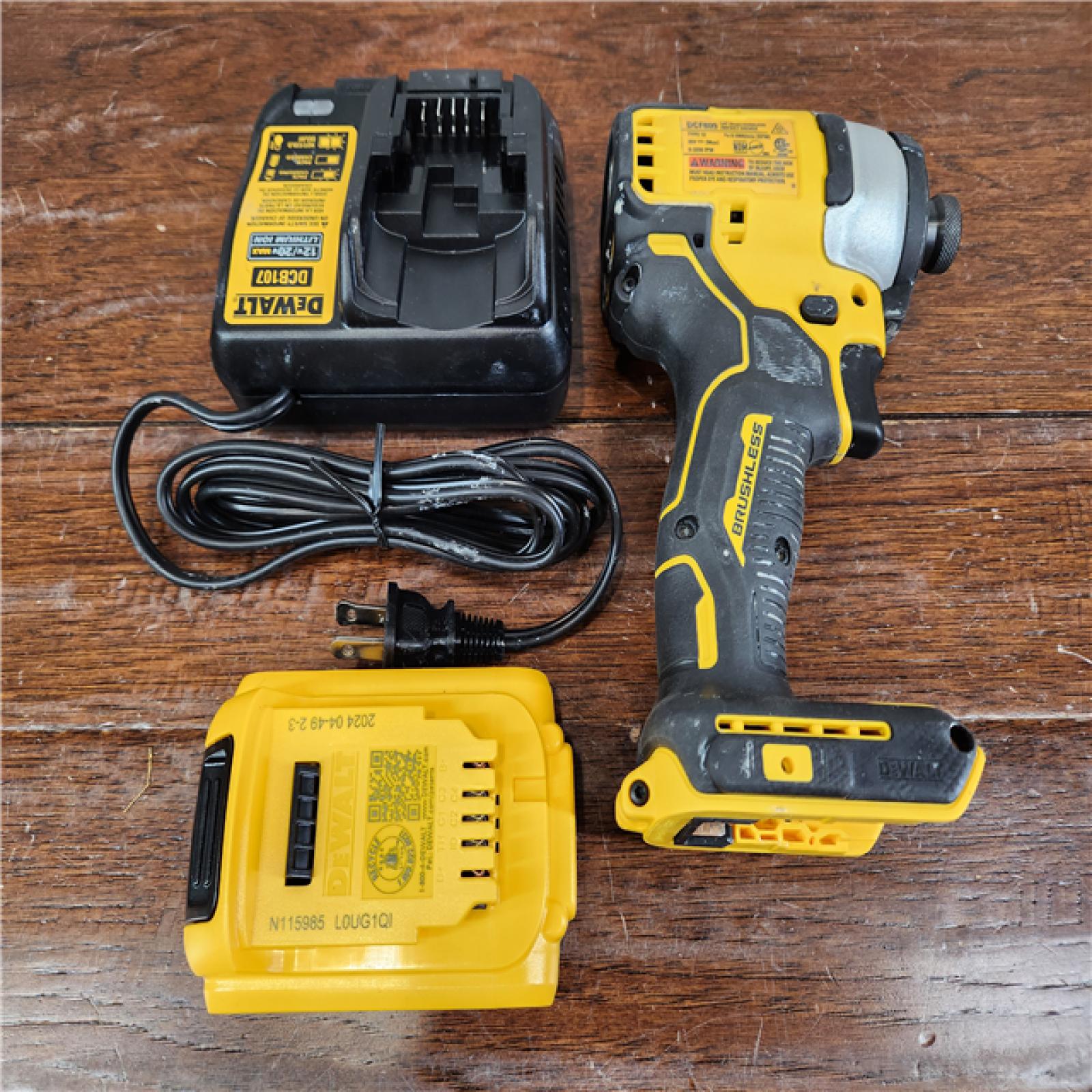 AS-IS DEWALT ATOMIC 20V MAX* Brushless Cordless Compact 1/4 in. Impact Driver Kit