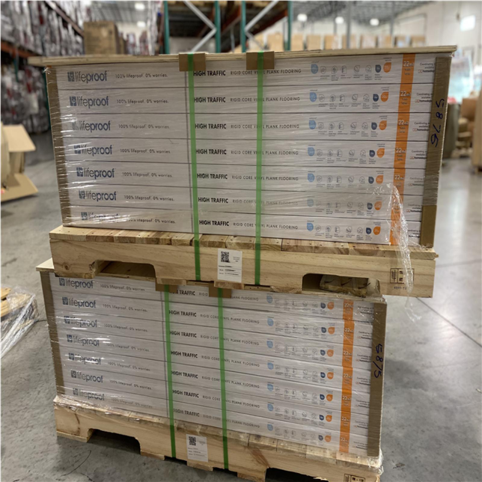 DALLAS LOCATION - NEW! LIFEPROOF Walton Oak 22 MIL x 7.1 in. W x 48 in. L Click Lock Waterproof Flooring (18.7 sqft/Case)(52 CASES)