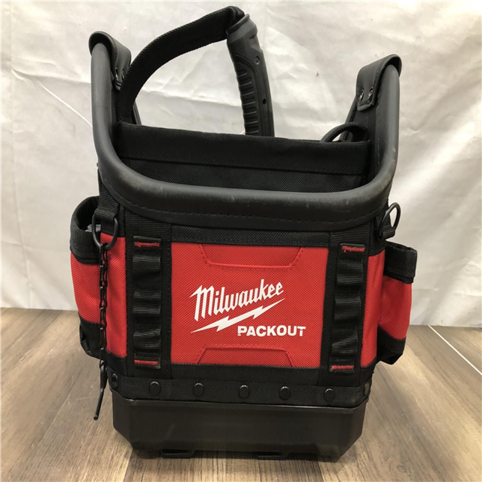 NEW-  Milwaukee PACKOUT 10 in. Structured Tote