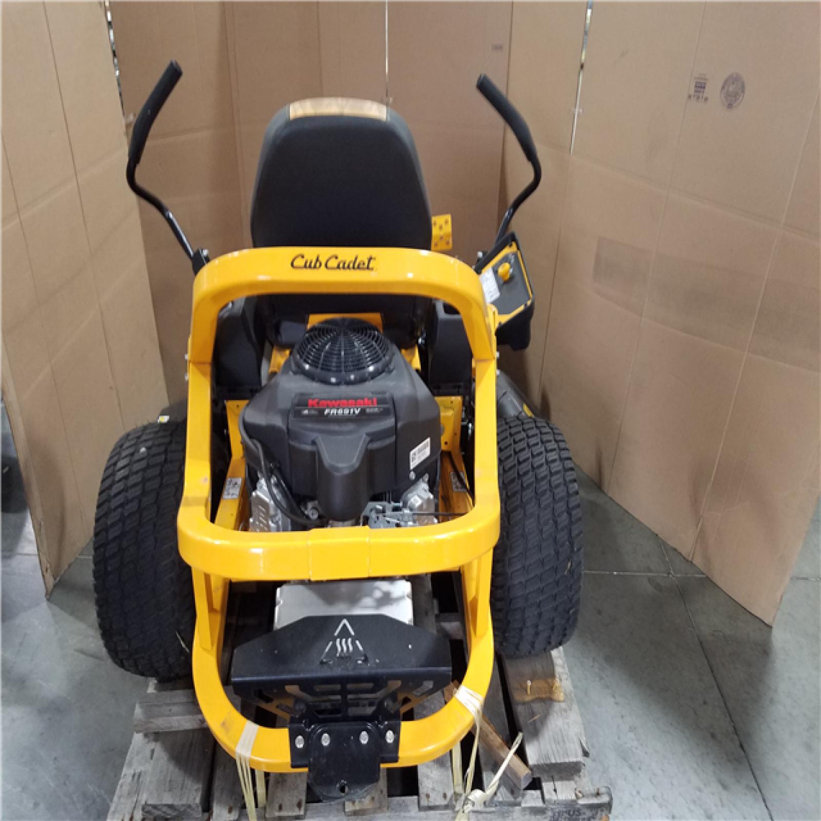 CALIFORNIA AS-IS ULTIMA Z11 RIDING MOWER