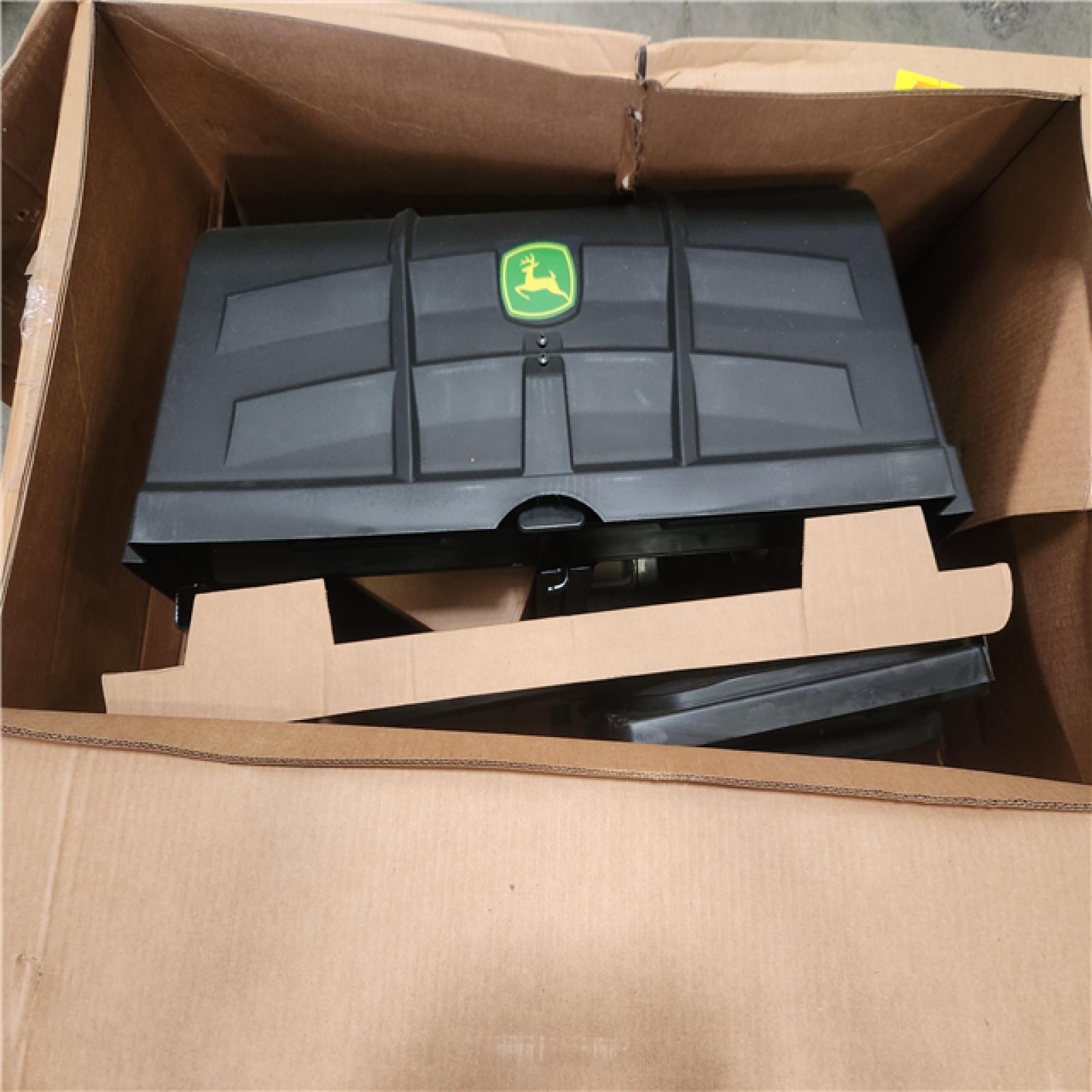 Phoenix LIKE NEW John Deere Z300 Convenience Package
