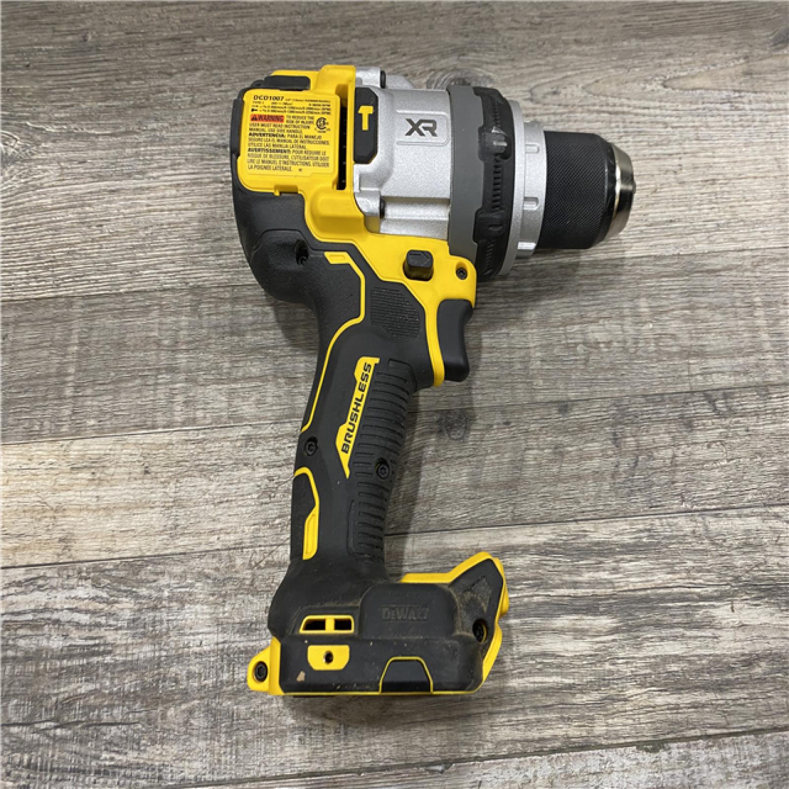 AS-IS DEWALT Atomic 20V Max Lithium-Ion Brushless Cordless Compact 1/4 in. Impact Driver Kit