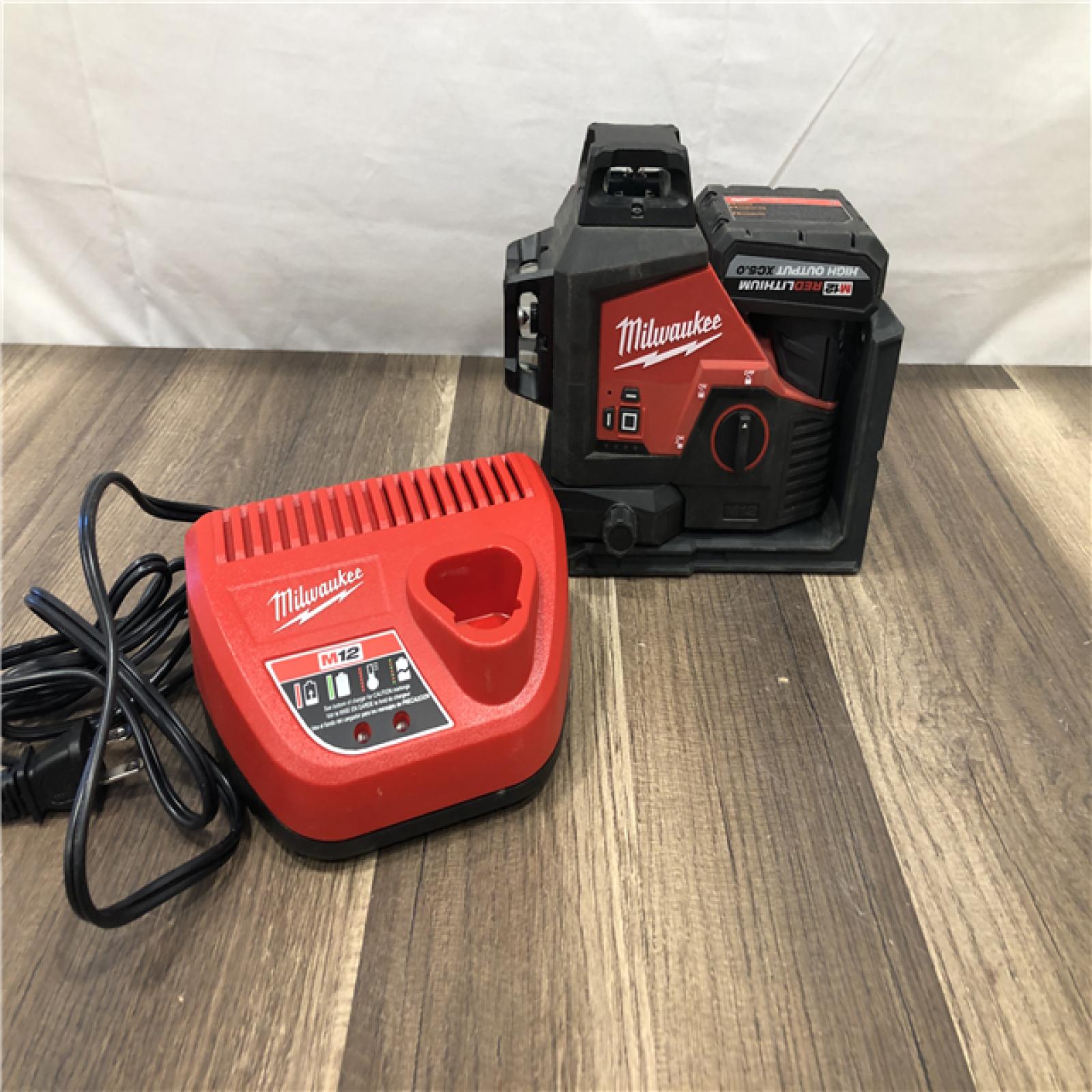 AS-IS Milwaukee M12 12-Volt Lithium-Ion Cordless Green 250 ft. 3-Plane Laser Level Kit