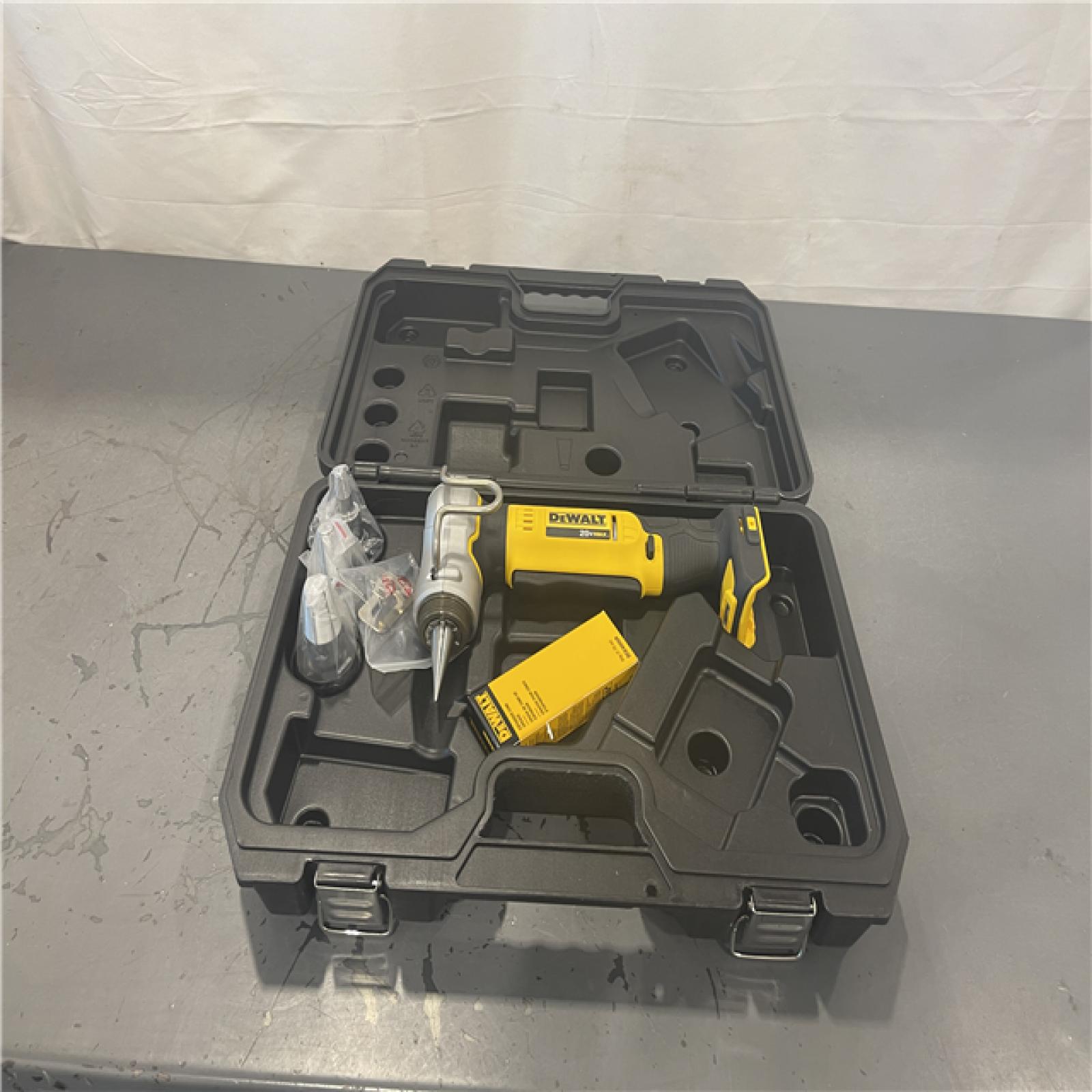 AS-IS- DEWALT Cordless Expansion Tool (Tool-Only) 20V MAX 20V
