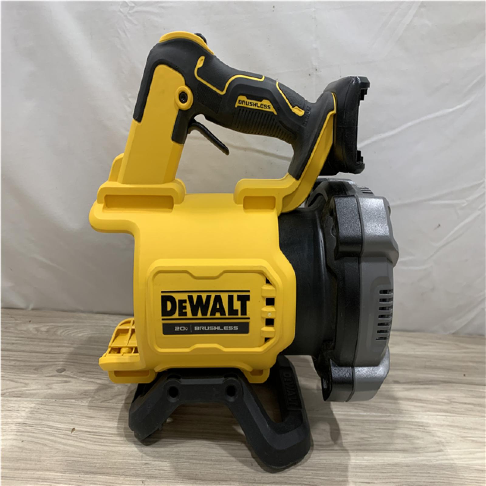 AS-IS DEWALT 20V MAX 125 MPH 450 CFM Brushless Cordless Handheld Leaf Blower with Concentrator Nozzle (Tool Only)