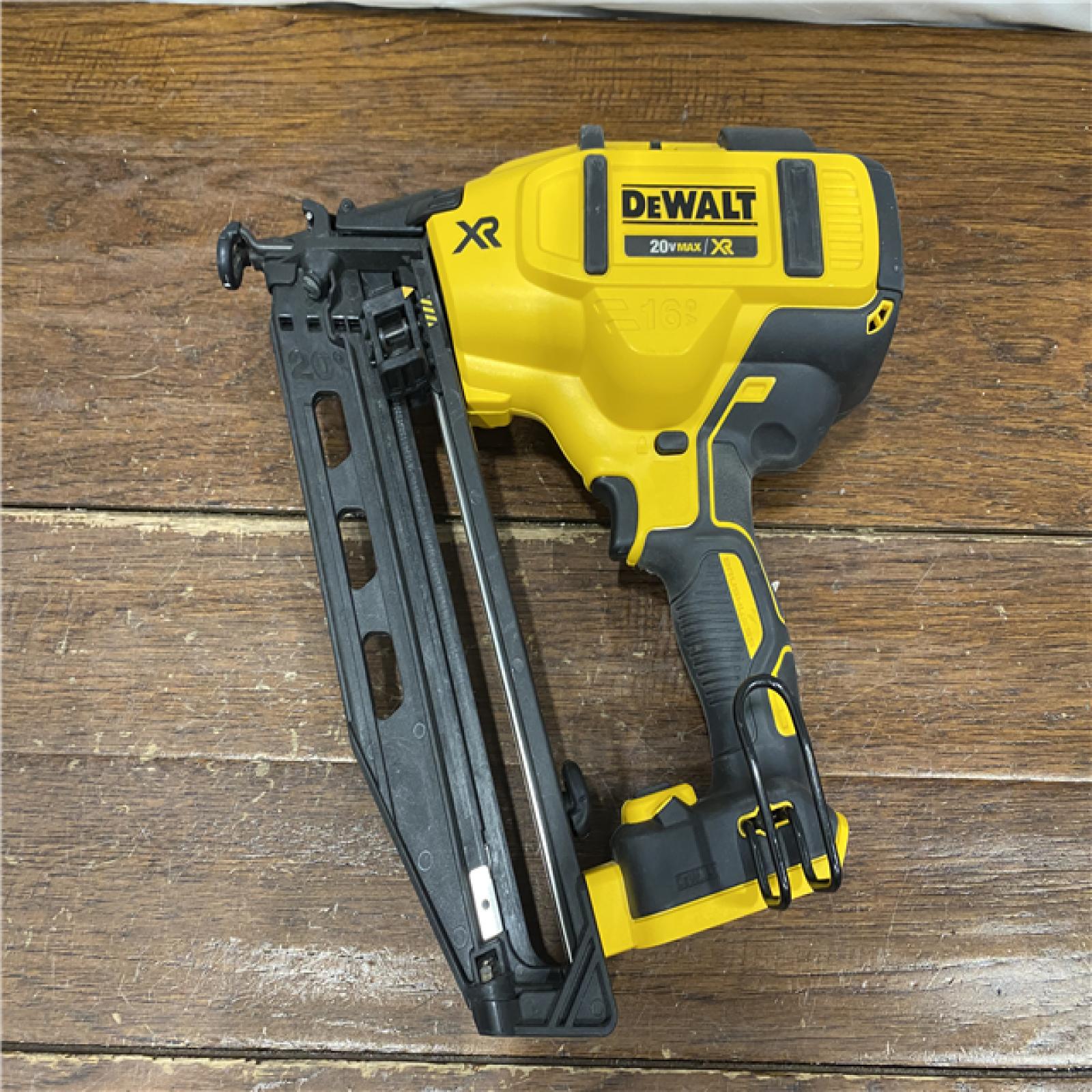 AS-IS DeWalt DCN660D1 20V 16 Gauge Cordless Angled Finish Nailer Kit W/ 2Ah Battery
