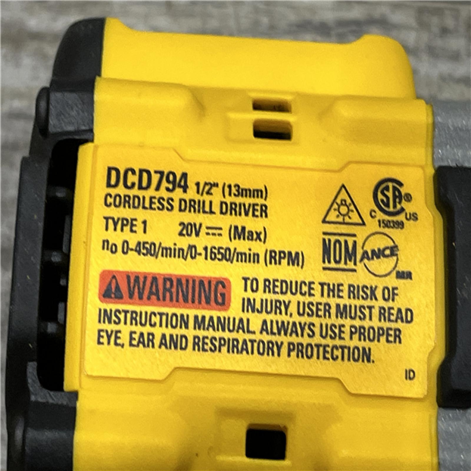 AS-IS DEWALT ATOMIC 20-Volt MAX Lithium-Ion Cordless Combo Kit