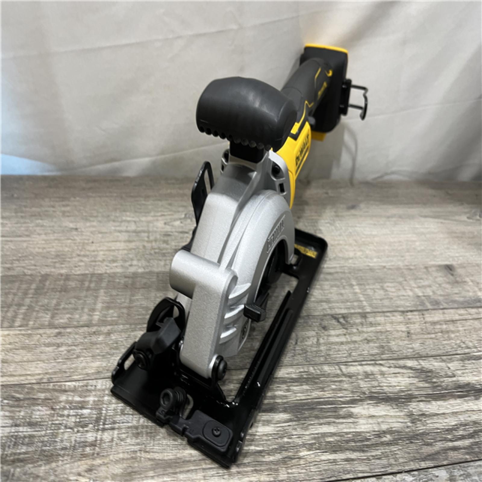 AS-IS DEWALT ATOMIC 20V MAX Cordless Brushless 4-1/2 in. Circular Saw (Tool Only)