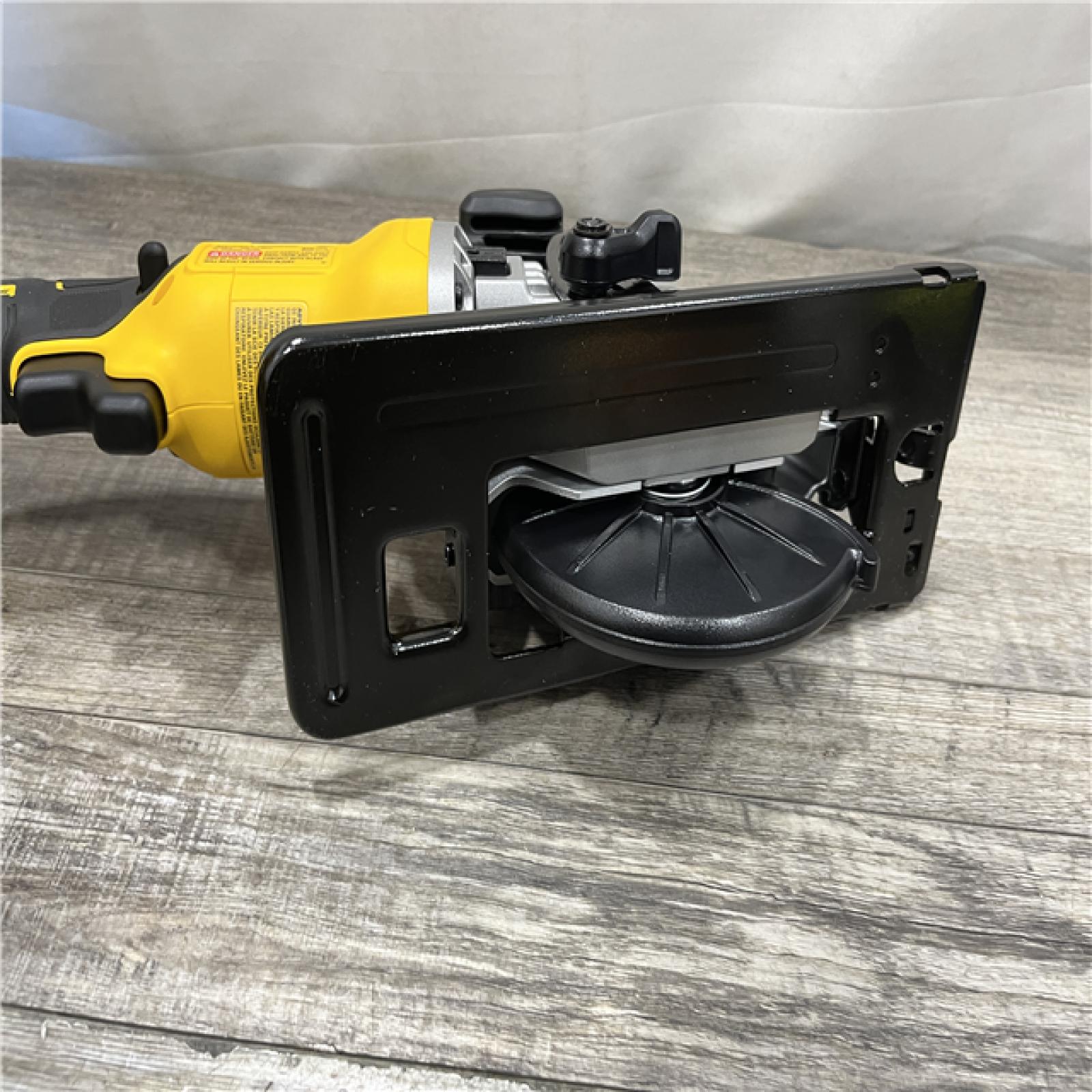 AS-IS DEWALT ATOMIC 20V MAX Cordless Brushless 4-1/2 in. Circular Saw (Tool Only)