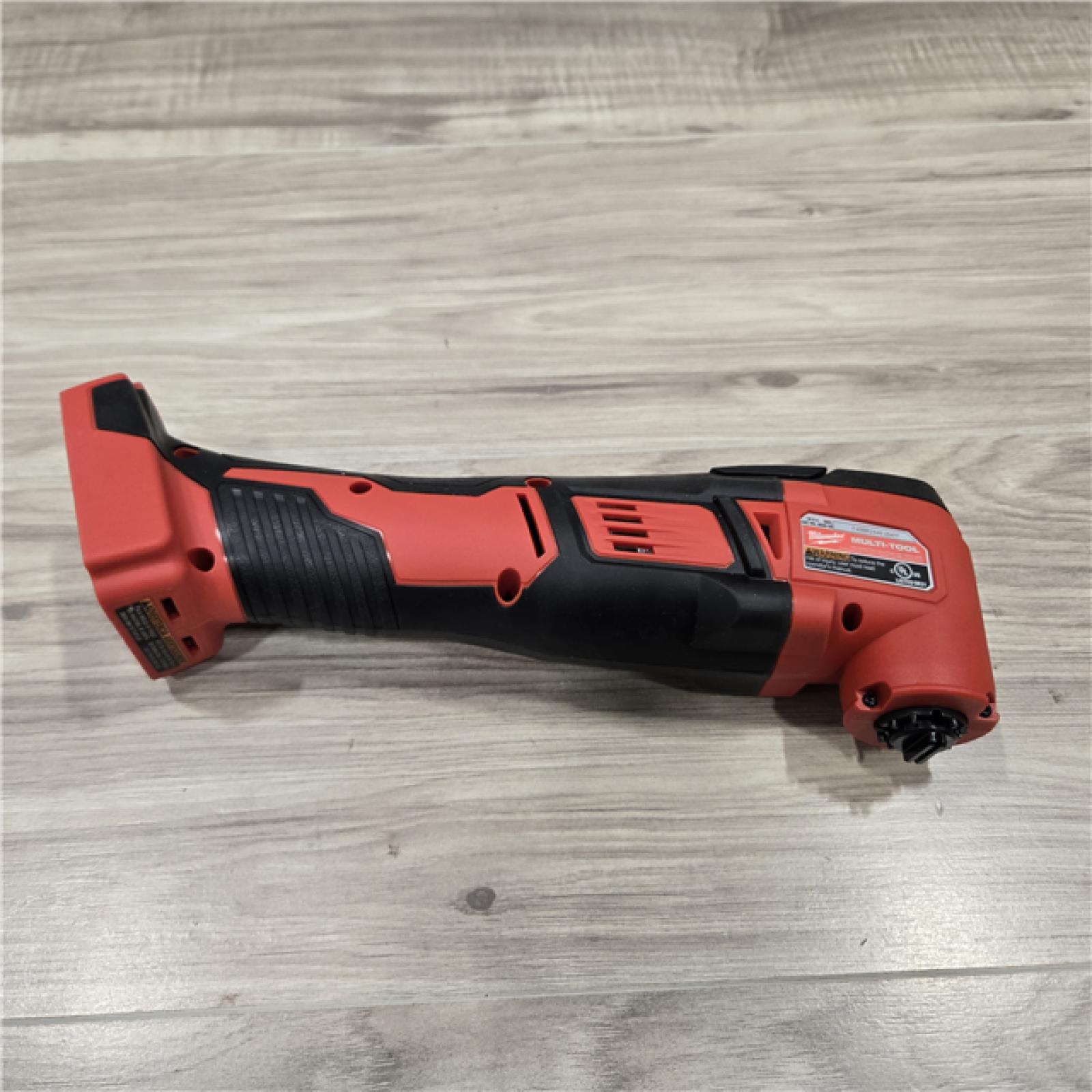 LIKE NEW! - Milwaukee 2626-21 18V Cordless Oscillating Multi-Tool Kit