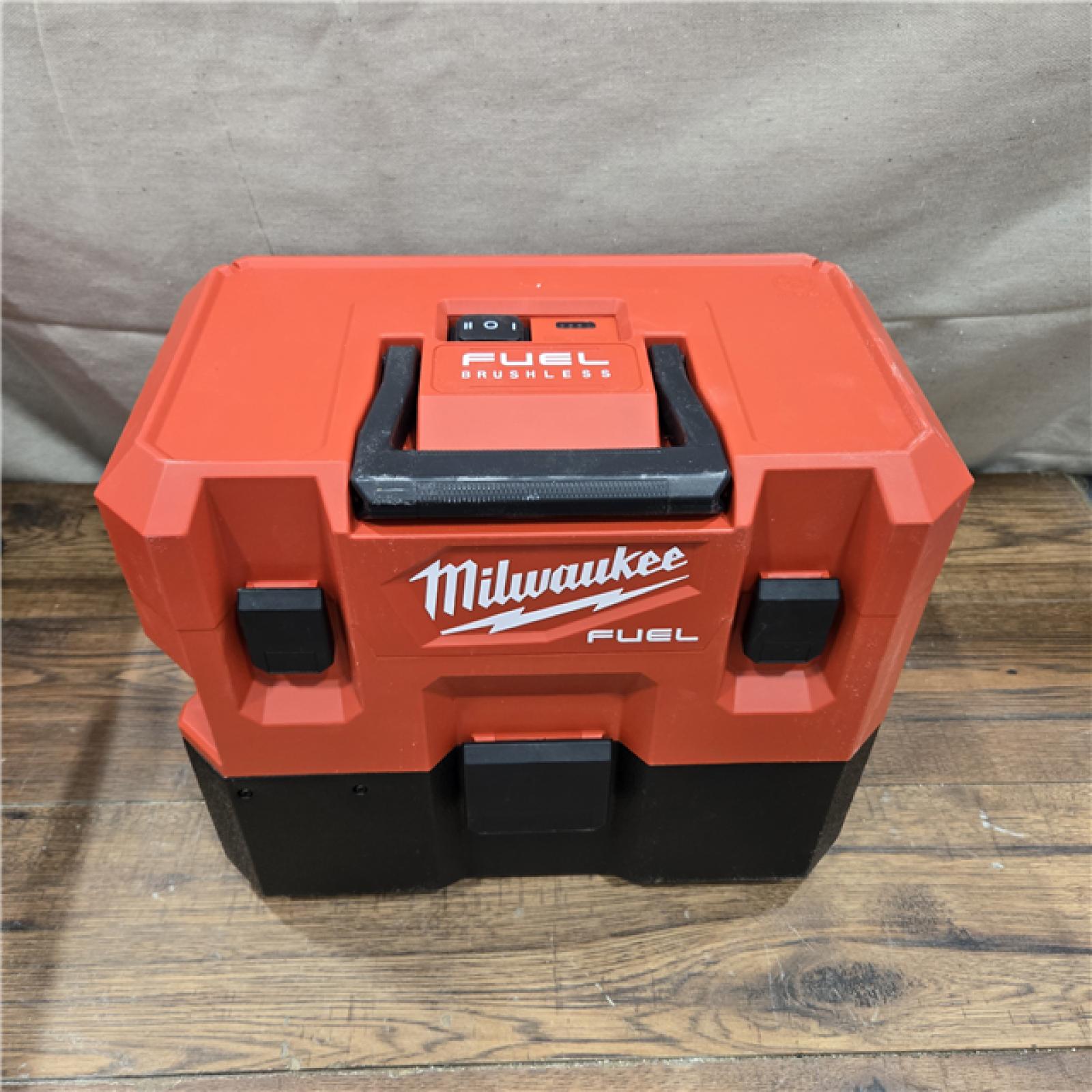 AS-IS Milwaukee M12 FUEL Brushless Cordless 1.6 Gal. Wet/Dry Vacuum (Vacuum-Only)