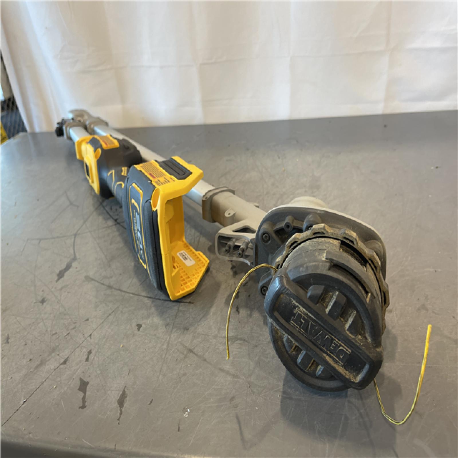 AS-IS - DEWALT 20V MAX 14 in. Brushless Cordless Battery Powered Foldable String Trimmer