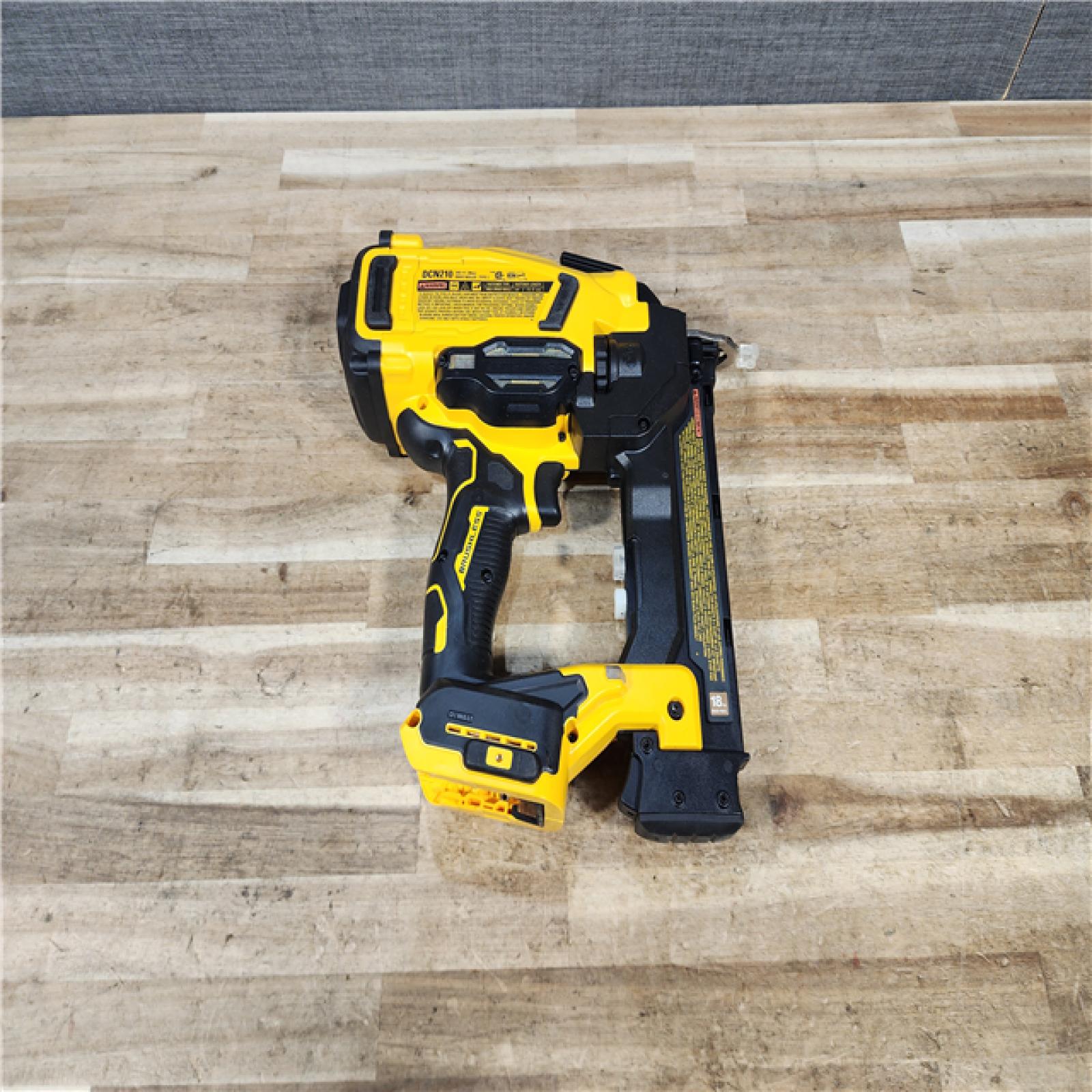HOUSTON LOCATION - AS - IS 20V MAX XR 18 Gauge Cordless Brad Nailer (Tool Only)