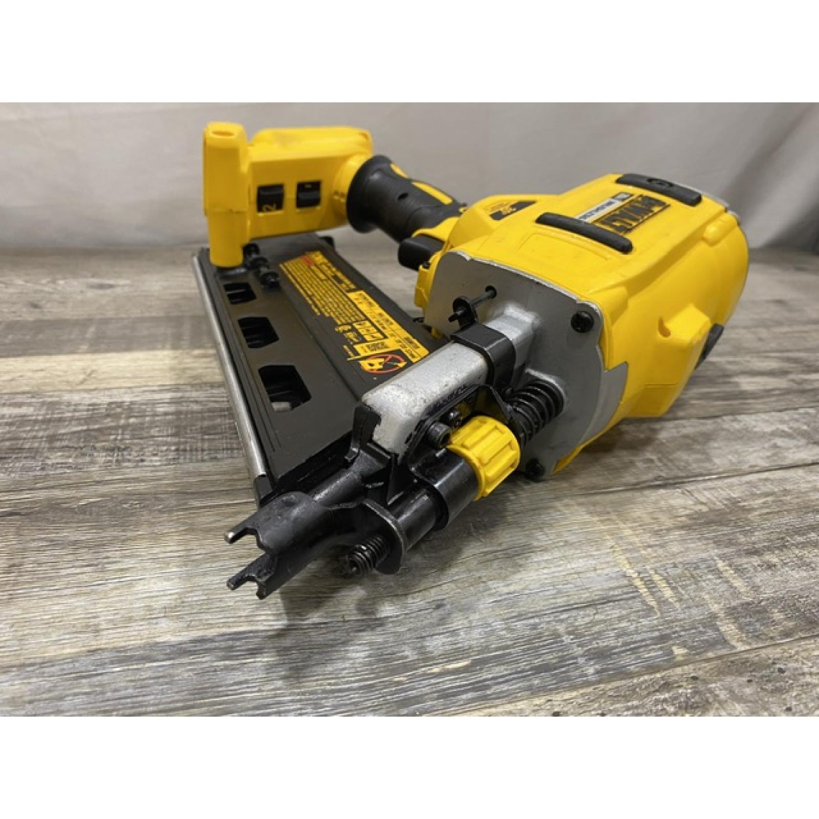 AS-IS DEWALT 20V MAX Brushless Li-Ion Framing Nailer (Tool Only)