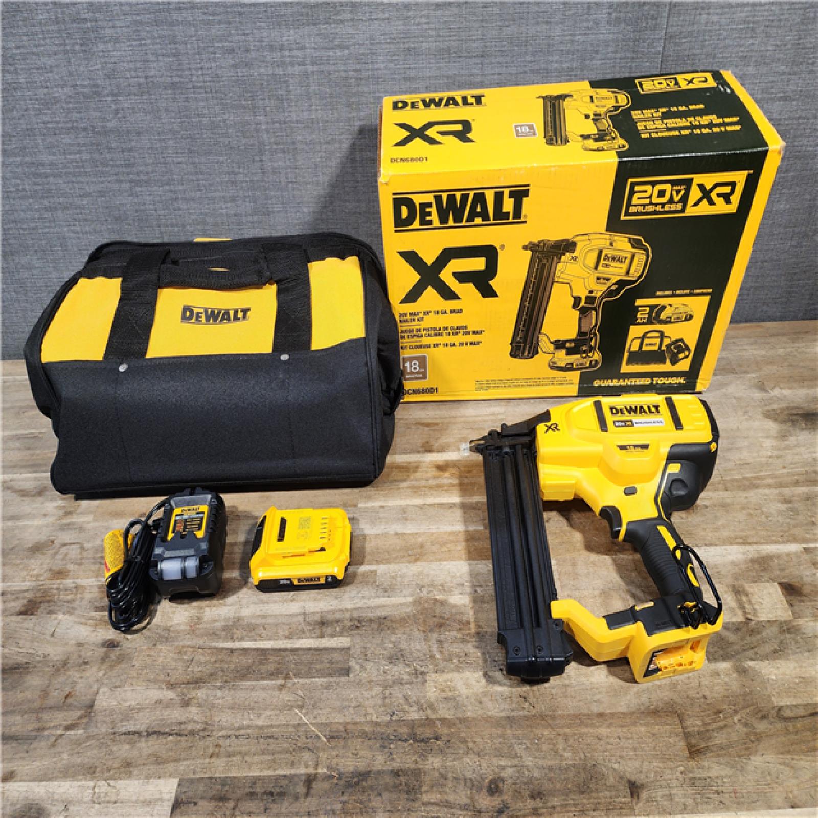 HOUSTON LOCATION - AS-IS DEWALT 20V MAX XR 18 Gauge Brad Nailer Kit