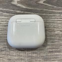 AS-IS Apple Airpods 4 Wireless Charging Case