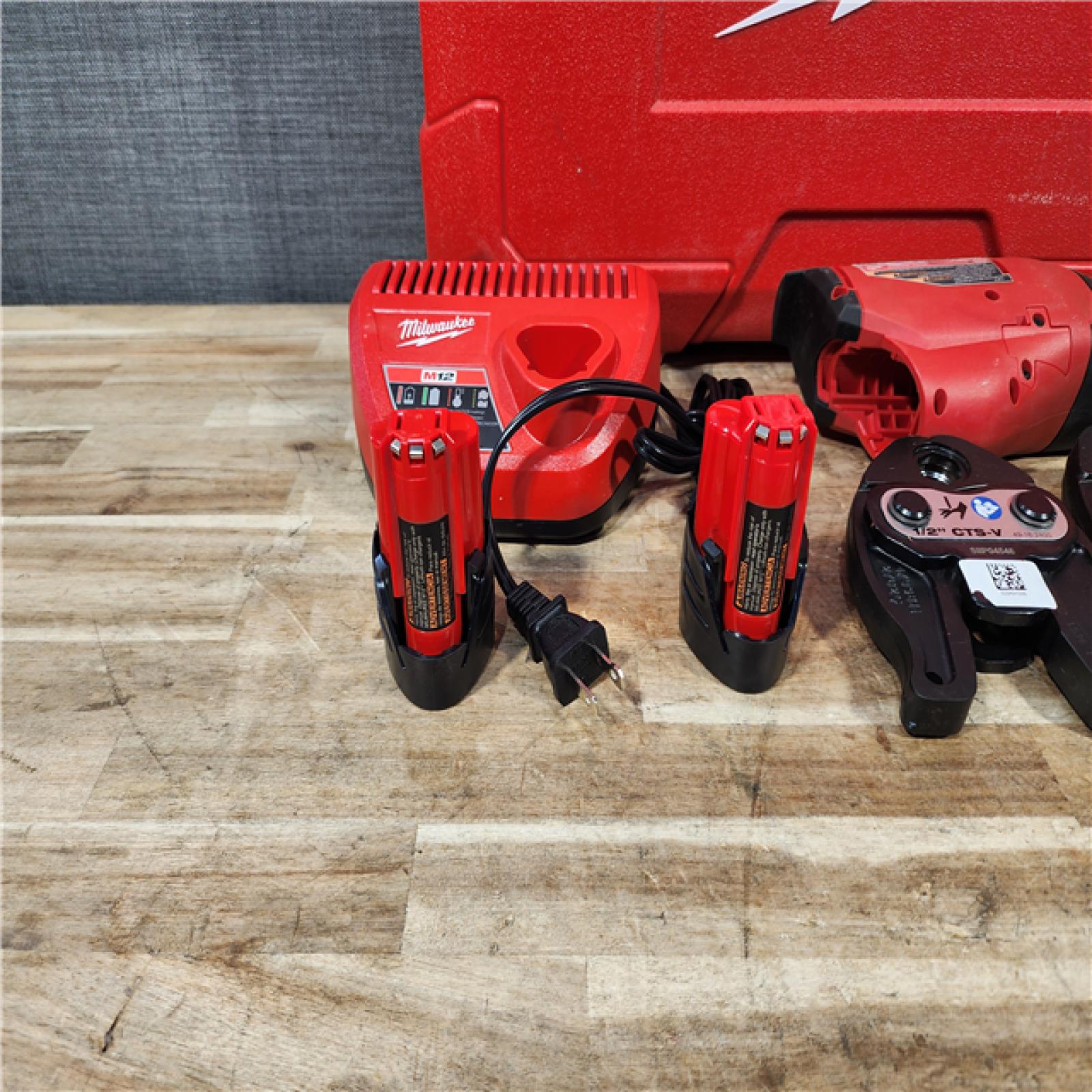 HOUSTON LOCATION - AS - IS Milwaukee 12-Volt Lithium-Ion FORCE LOGIC Copper Press Tool Kit