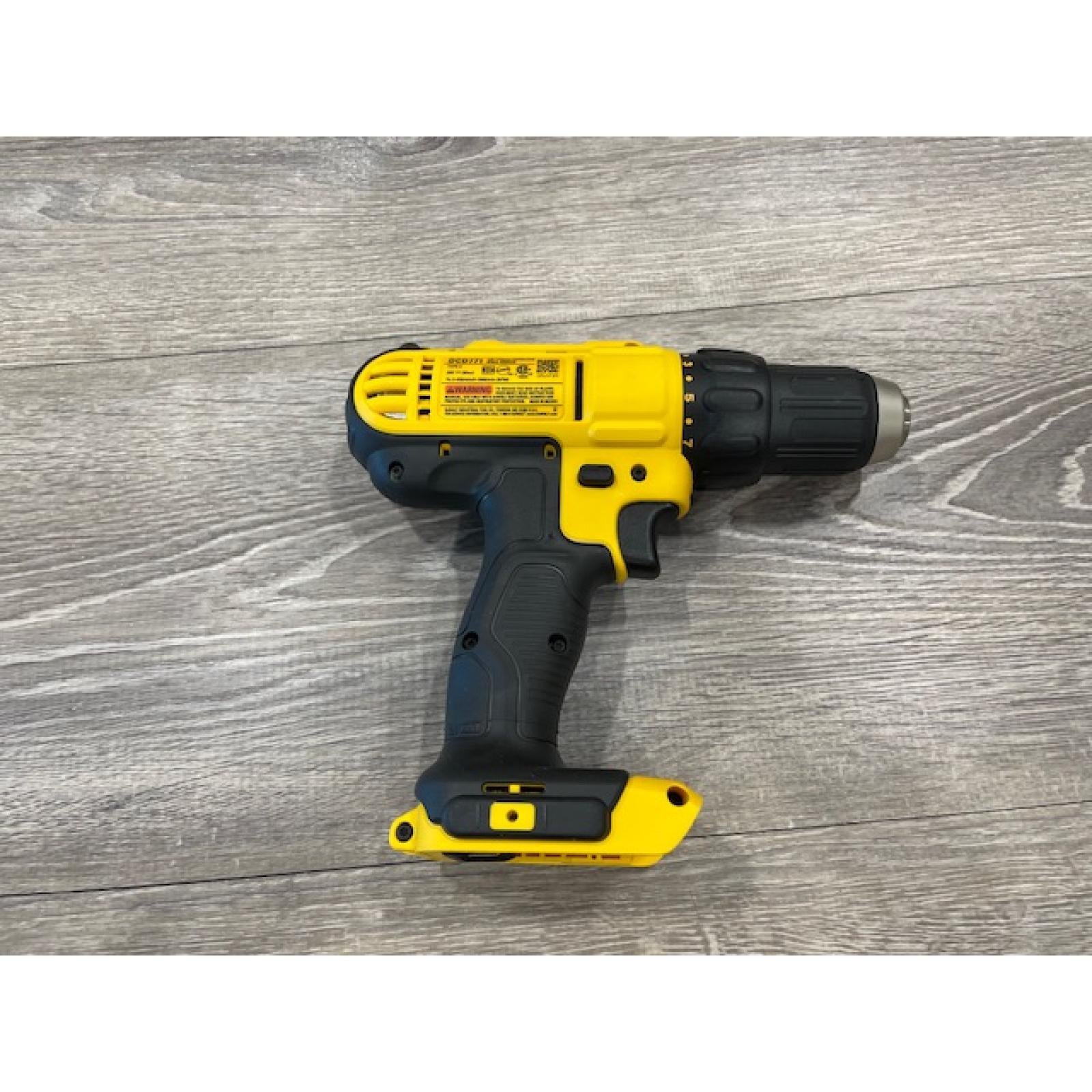 AS-IS DEWALT 20V MAX Cordless 1/2 in. Drill/Driver Kit