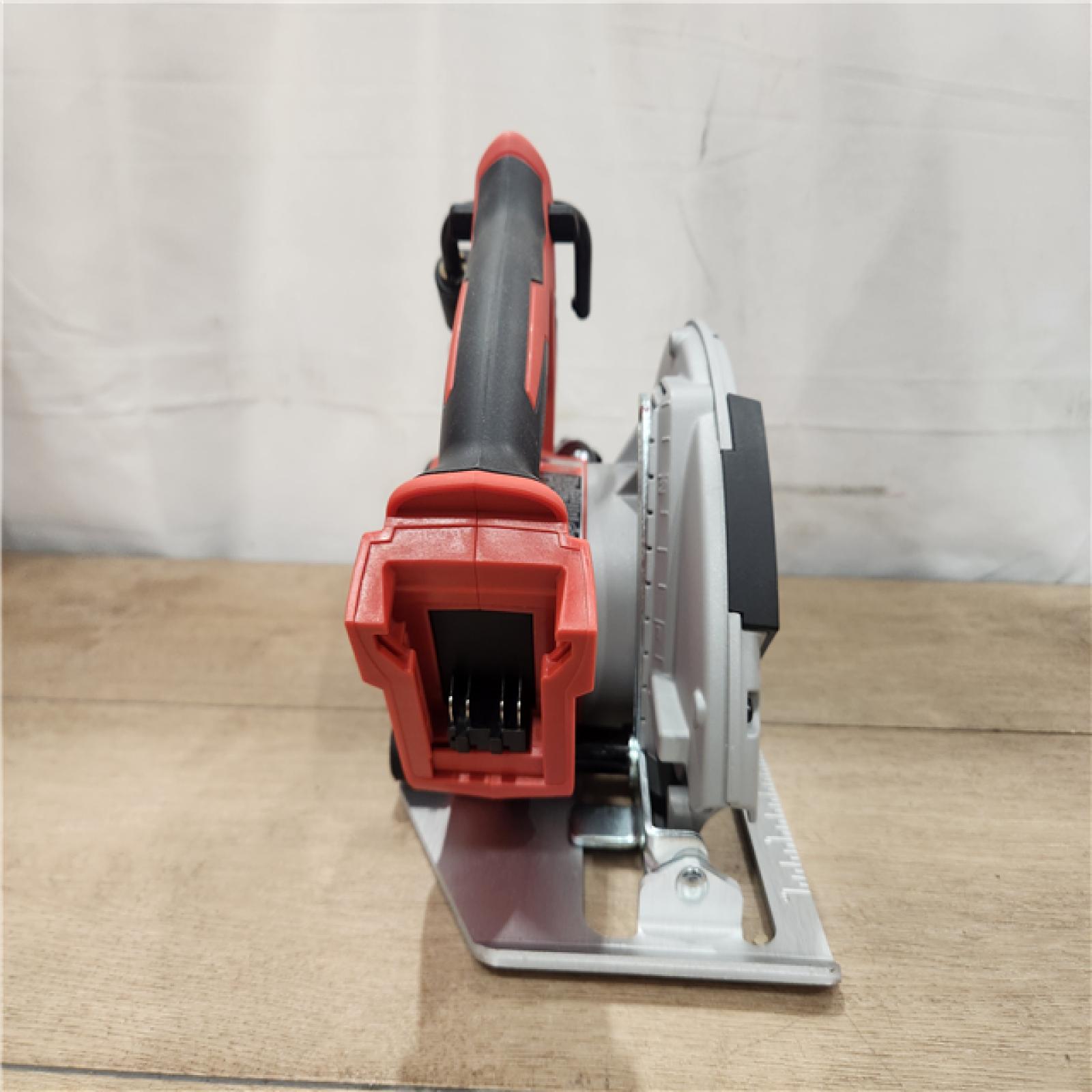 AS-IS- Milwaukee M18 7-1/4  18V Brushless Circular Saw (Bare Tool)