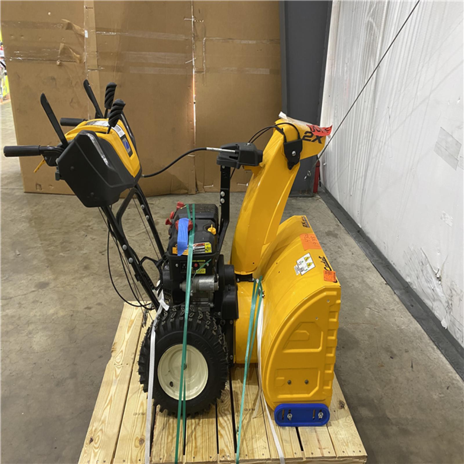 Houston Location - AS-IS Cub Cadet 2x 26'' in Snow Blower